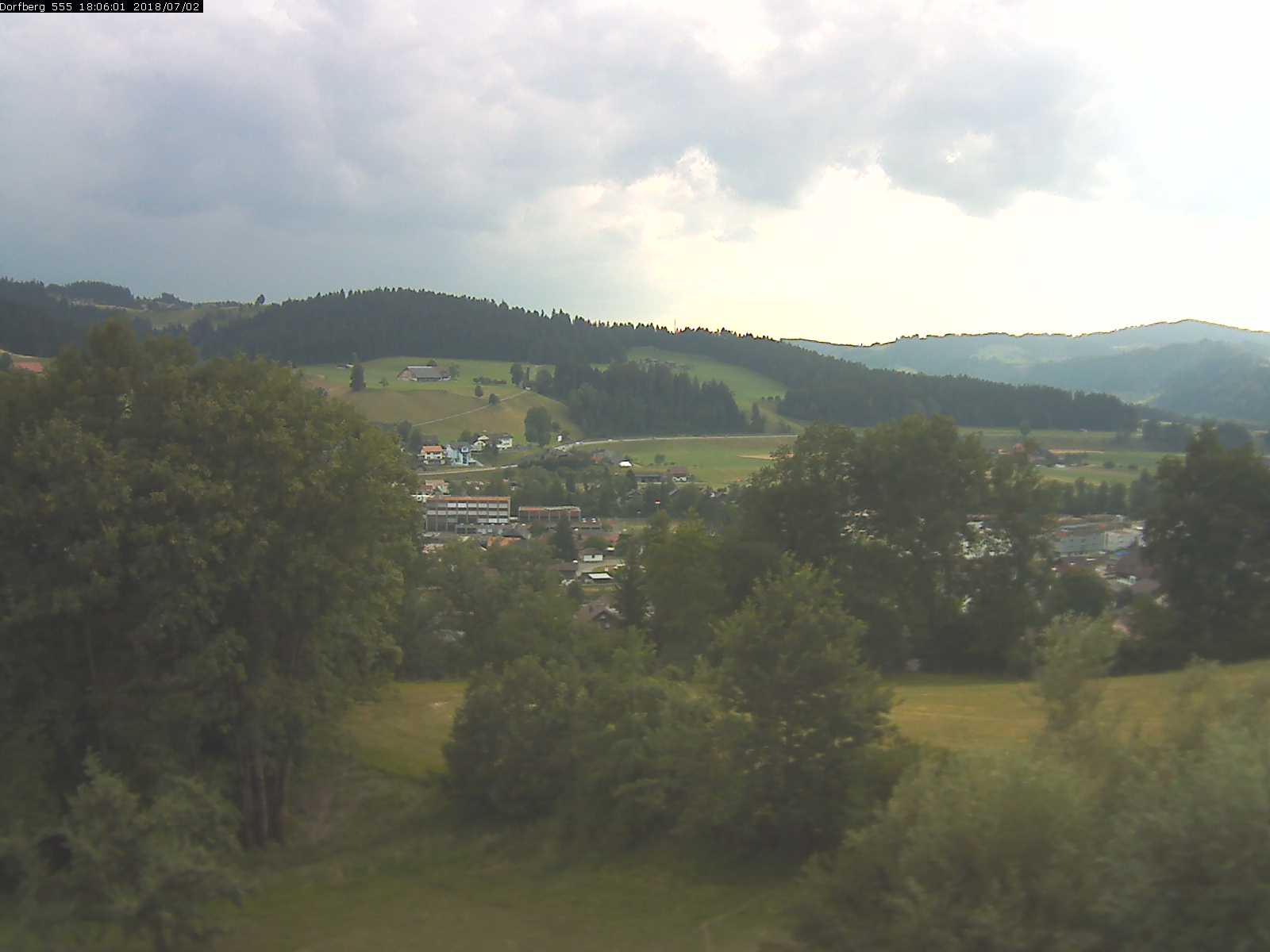 Webcam-Bild: Aussicht vom Dorfberg in Langnau 20180702-180601