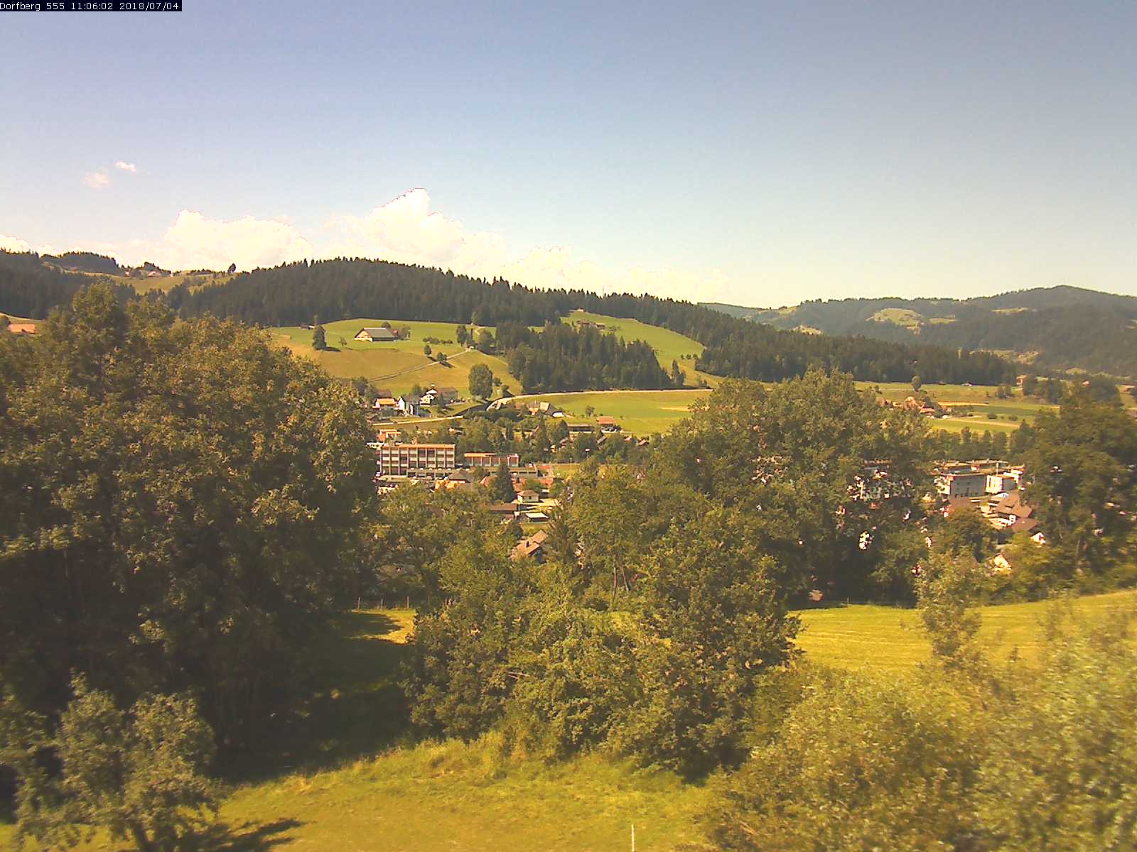 Webcam-Bild: Aussicht vom Dorfberg in Langnau 20180704-110601