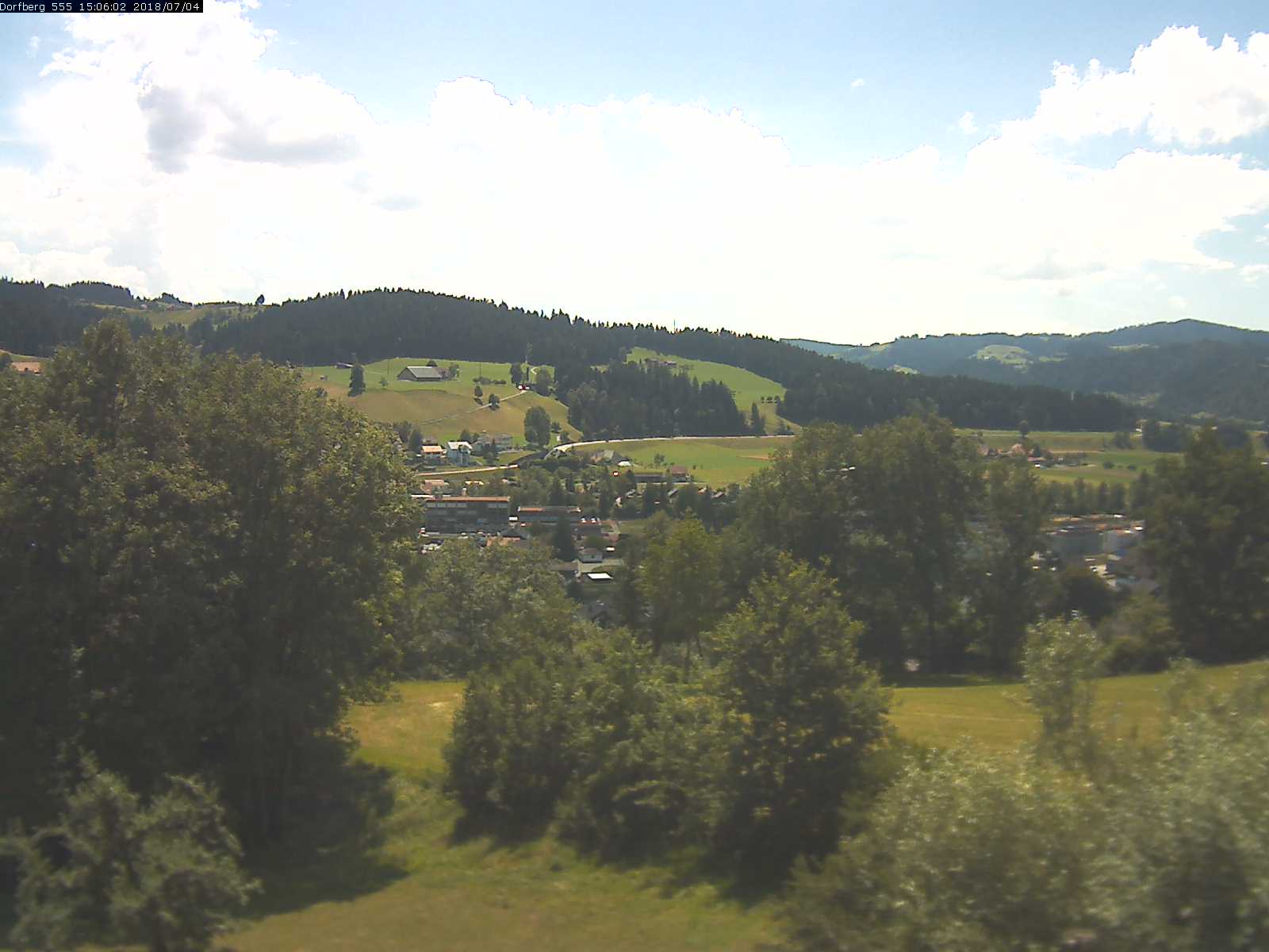 Webcam-Bild: Aussicht vom Dorfberg in Langnau 20180704-150601