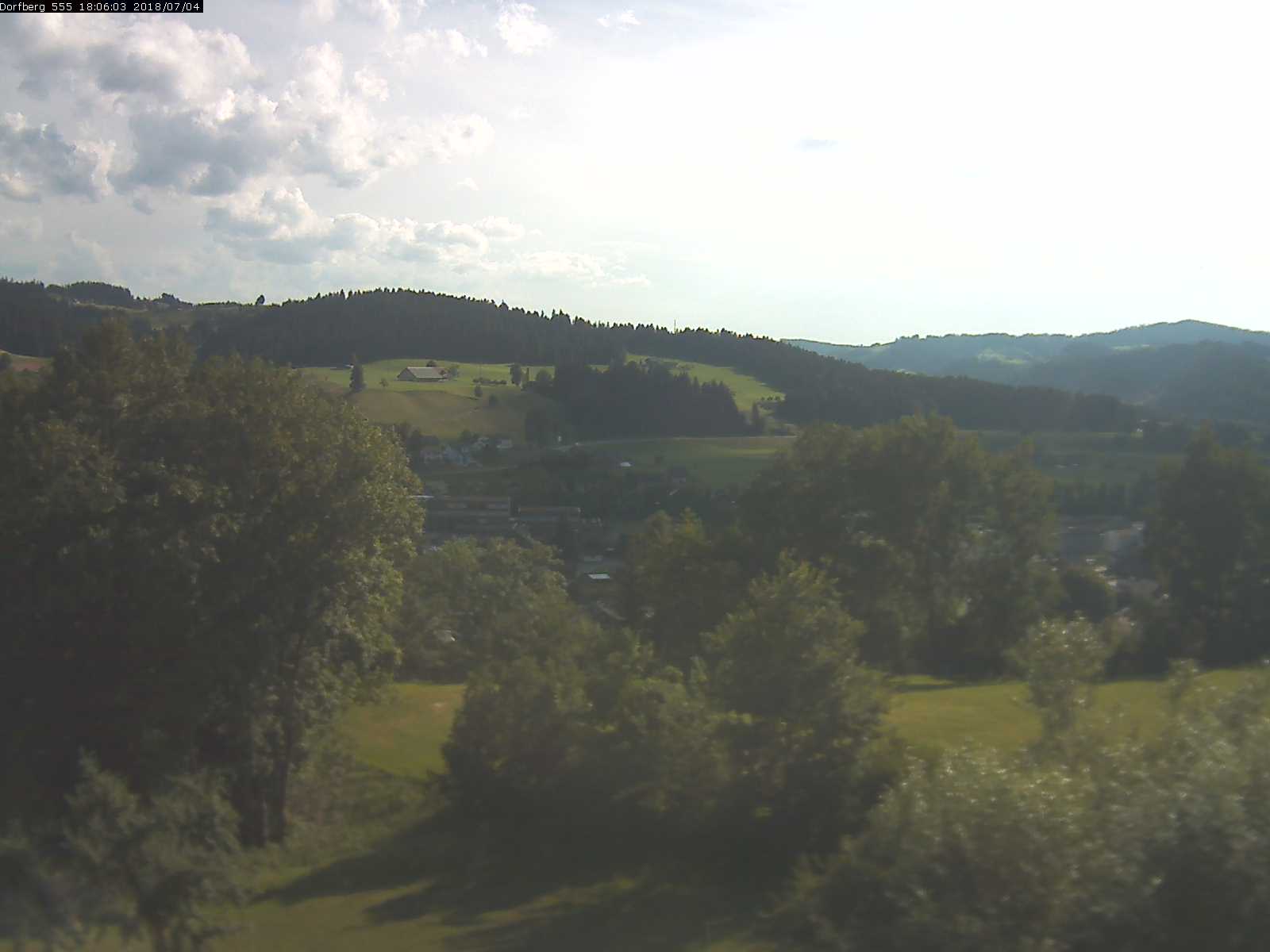 Webcam-Bild: Aussicht vom Dorfberg in Langnau 20180704-180601
