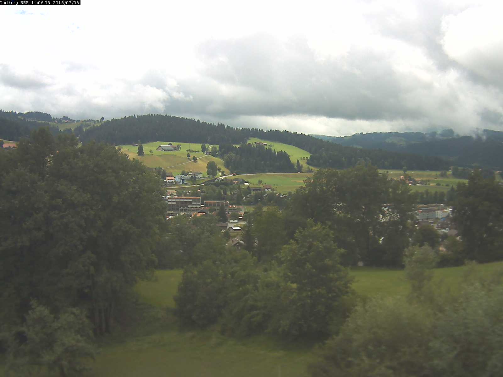 Webcam-Bild: Aussicht vom Dorfberg in Langnau 20180706-140601