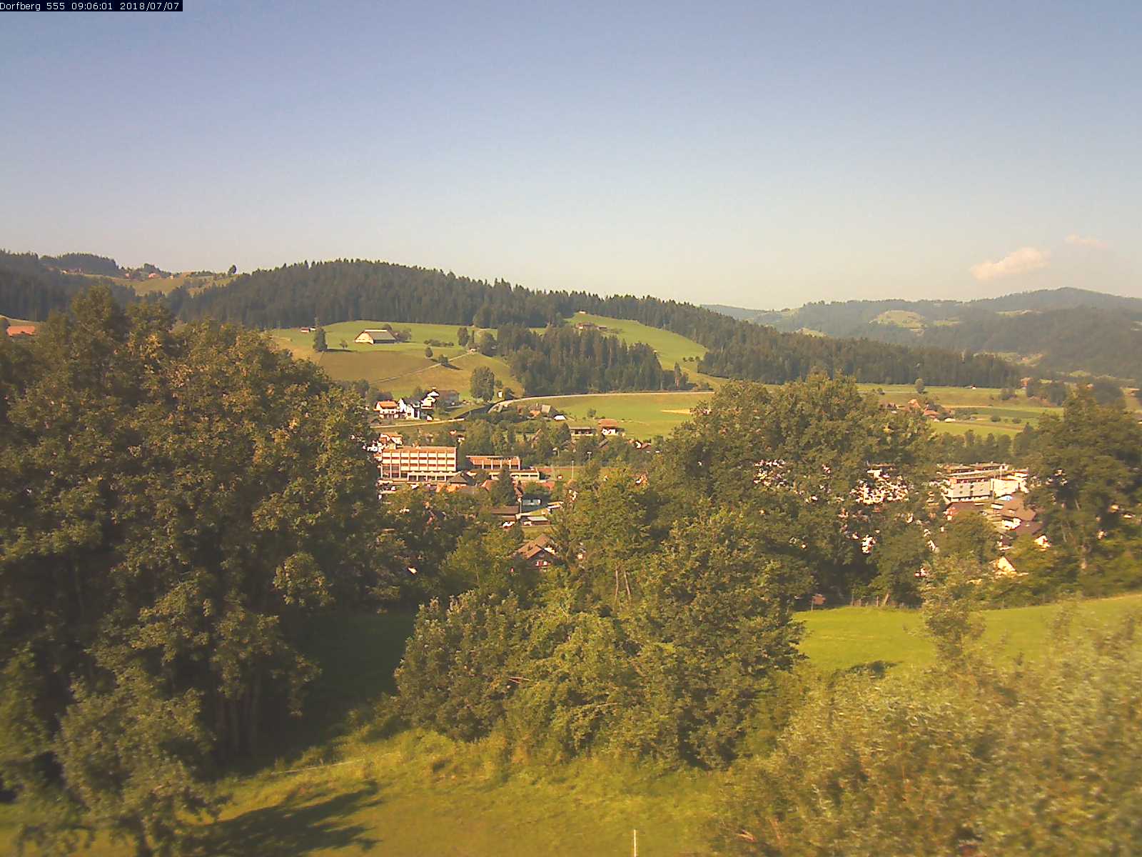 Webcam-Bild: Aussicht vom Dorfberg in Langnau 20180707-090601
