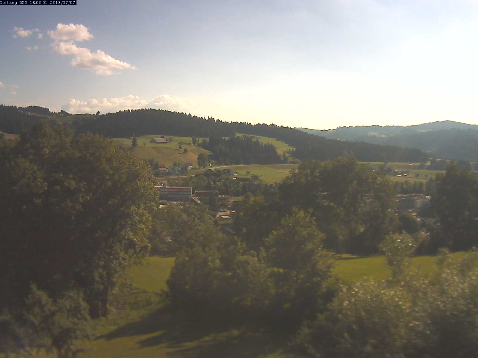 Webcam-Bild: Aussicht vom Dorfberg in Langnau 20180707-180601