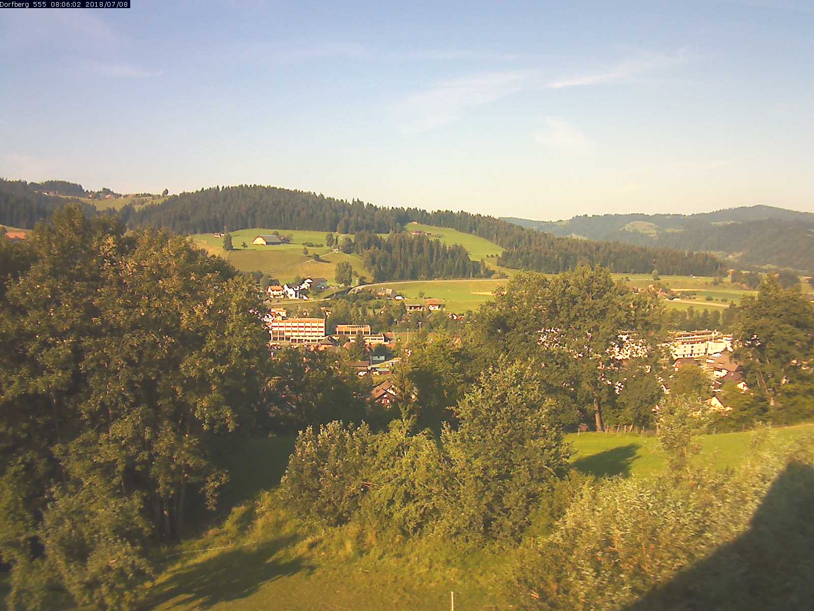 Webcam-Bild: Aussicht vom Dorfberg in Langnau 20180708-080601