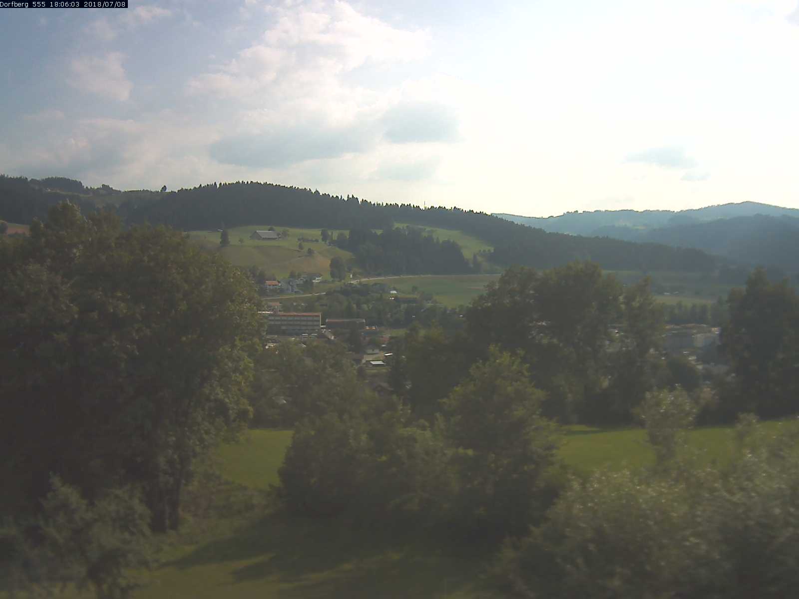Webcam-Bild: Aussicht vom Dorfberg in Langnau 20180708-180601