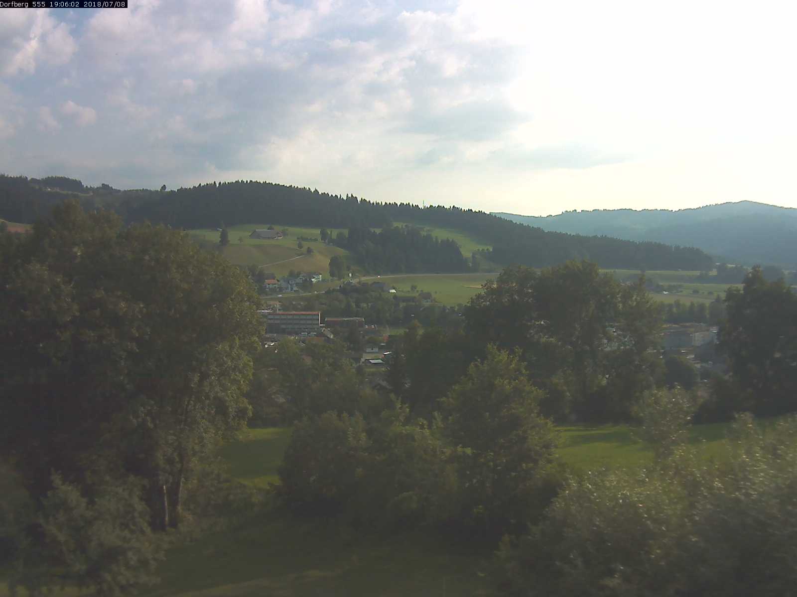 Webcam-Bild: Aussicht vom Dorfberg in Langnau 20180708-190601