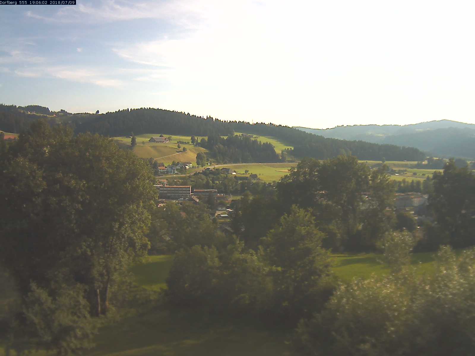 Webcam-Bild: Aussicht vom Dorfberg in Langnau 20180709-190601