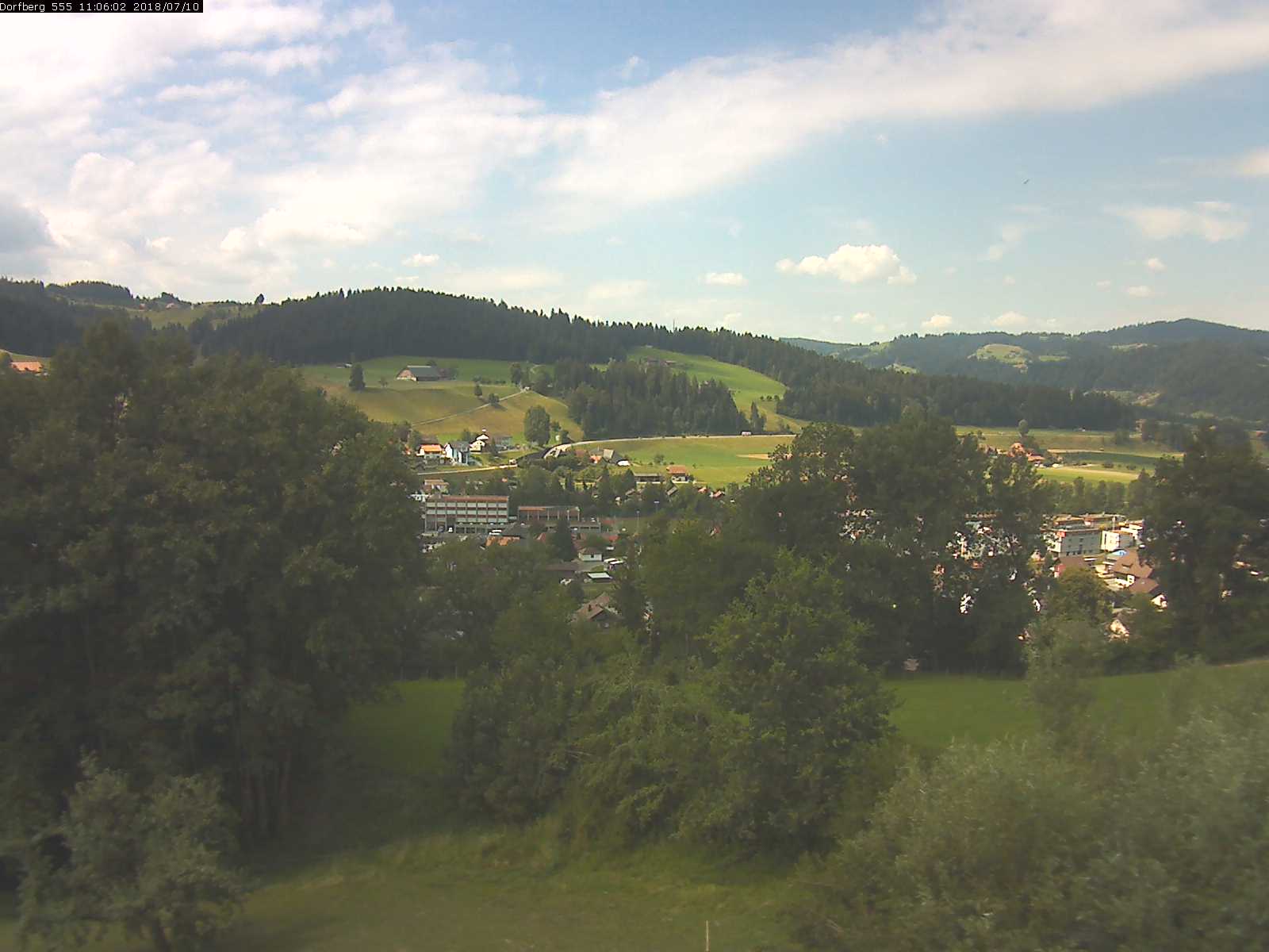 Webcam-Bild: Aussicht vom Dorfberg in Langnau 20180710-110601