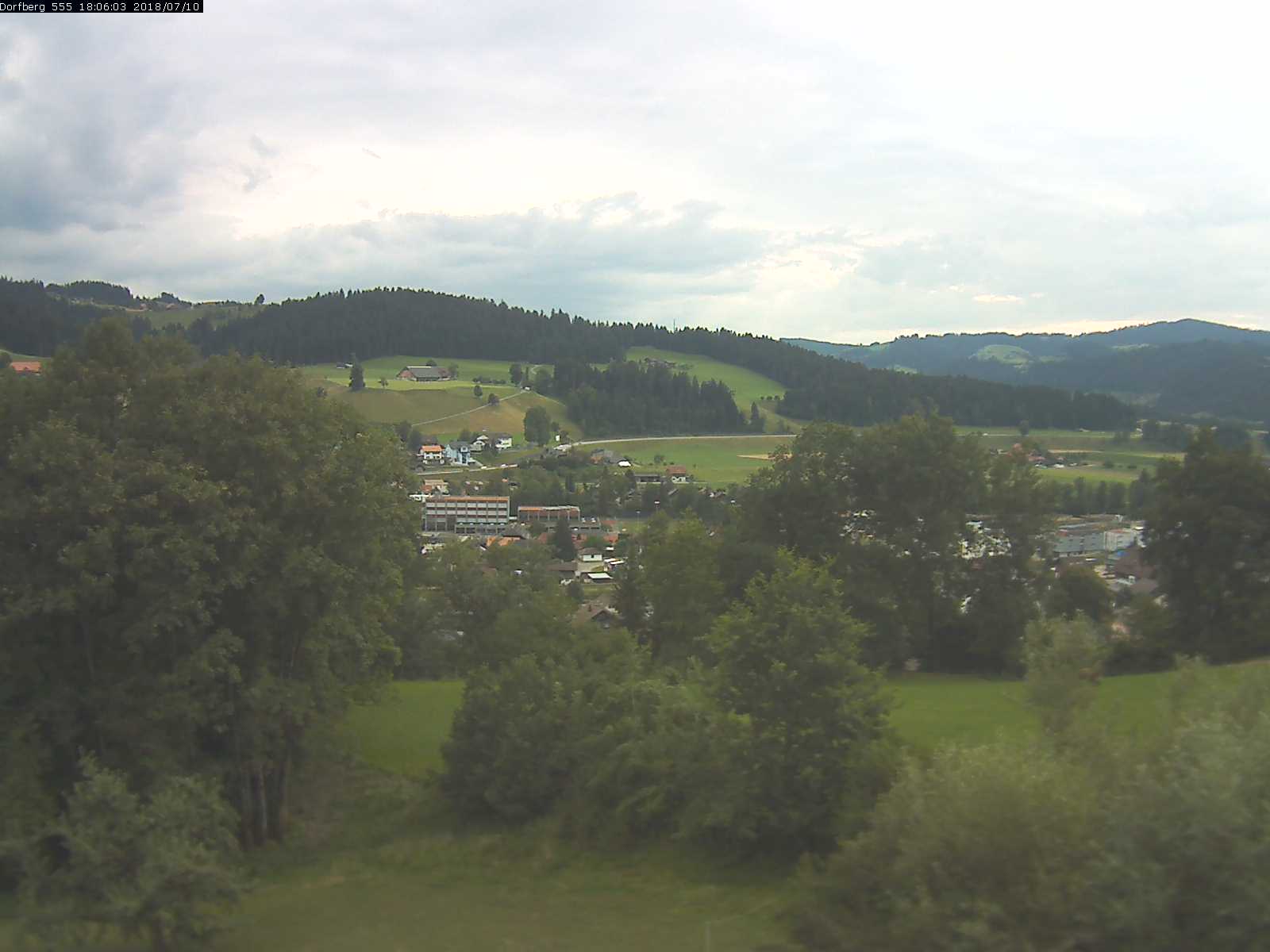 Webcam-Bild: Aussicht vom Dorfberg in Langnau 20180710-180601