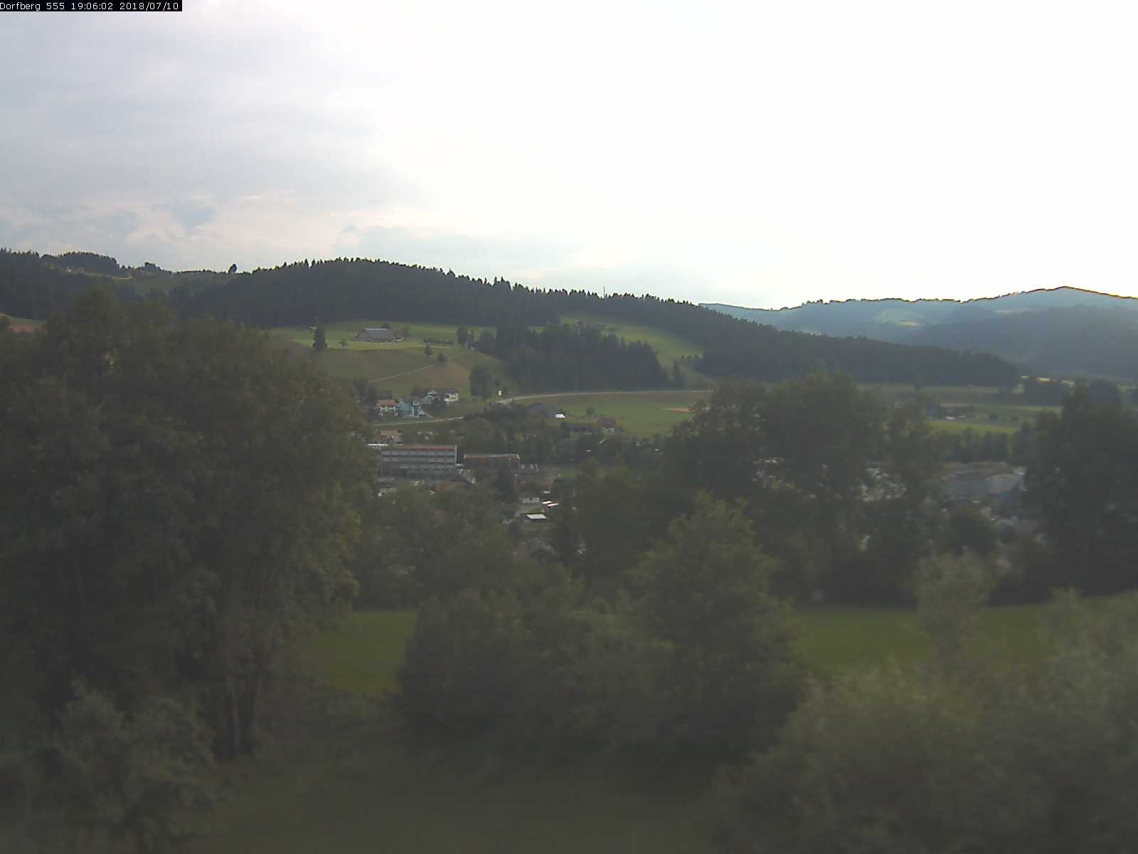 Webcam-Bild: Aussicht vom Dorfberg in Langnau 20180710-190601