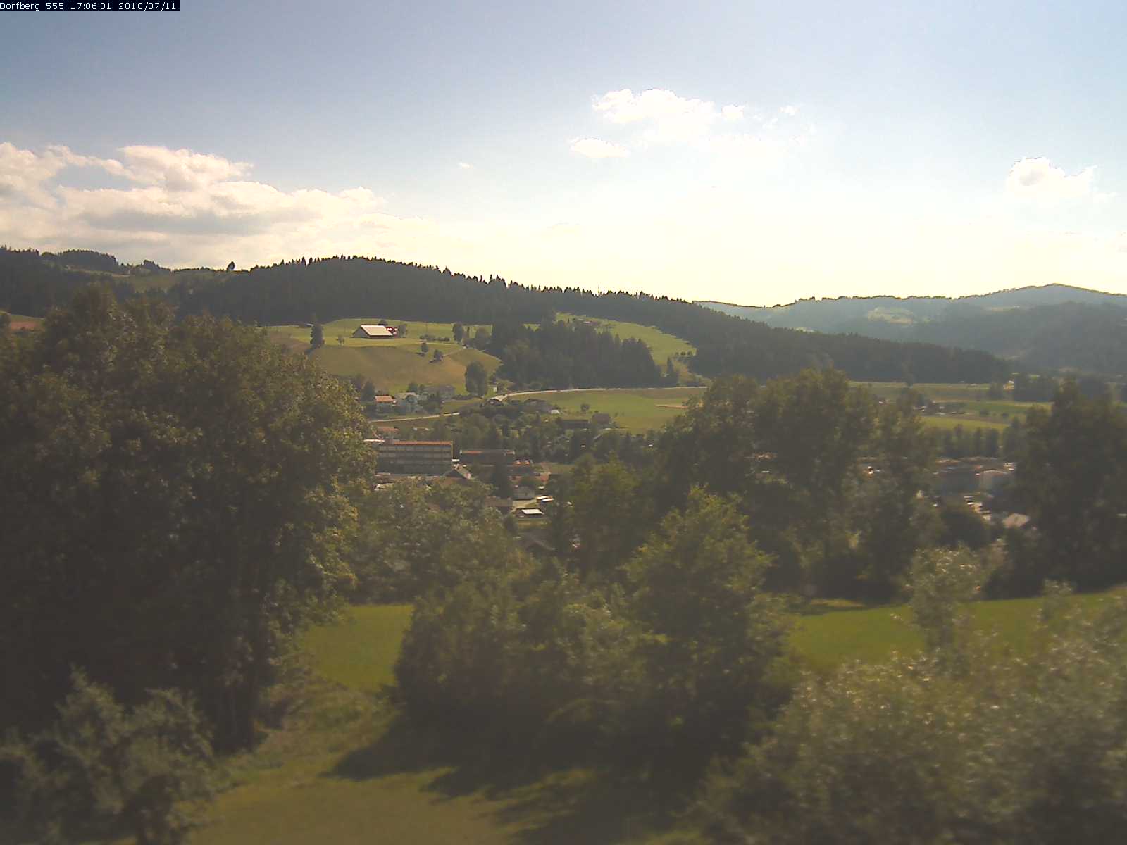 Webcam-Bild: Aussicht vom Dorfberg in Langnau 20180711-170601