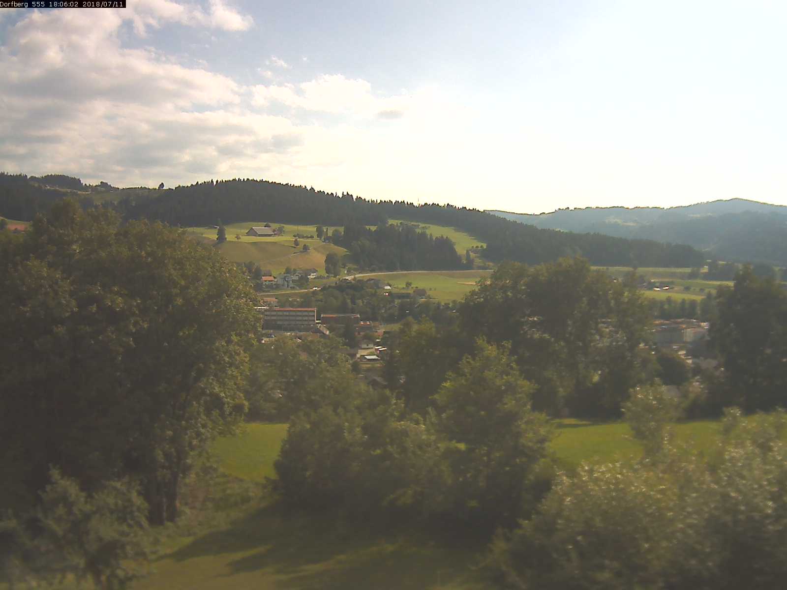 Webcam-Bild: Aussicht vom Dorfberg in Langnau 20180711-180601