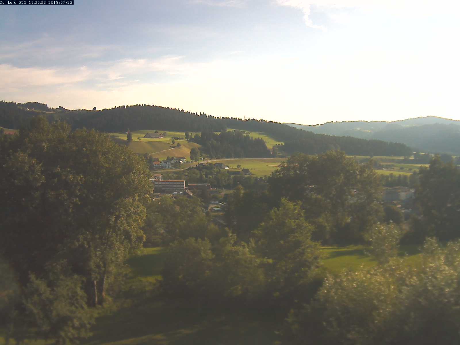 Webcam-Bild: Aussicht vom Dorfberg in Langnau 20180712-190601