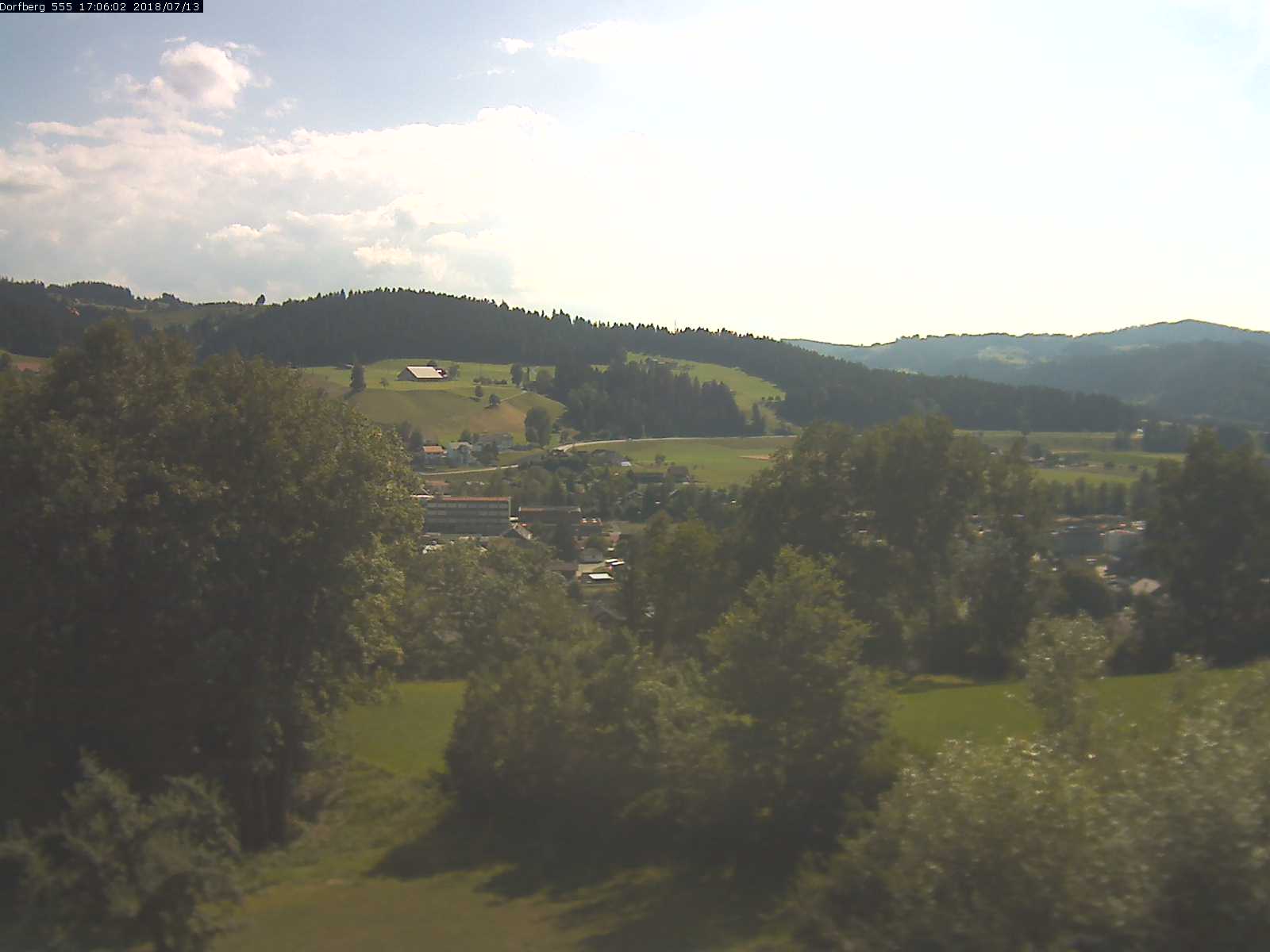 Webcam-Bild: Aussicht vom Dorfberg in Langnau 20180713-170601