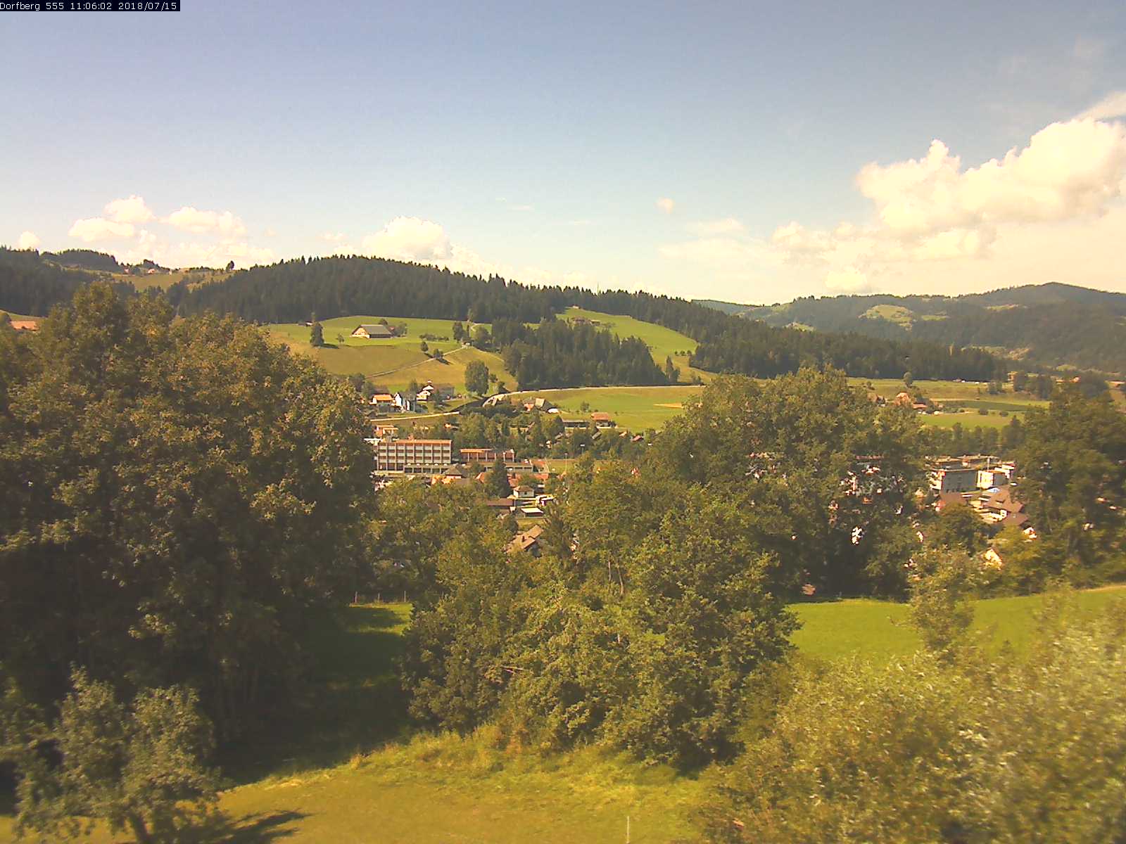 Webcam-Bild: Aussicht vom Dorfberg in Langnau 20180715-110601