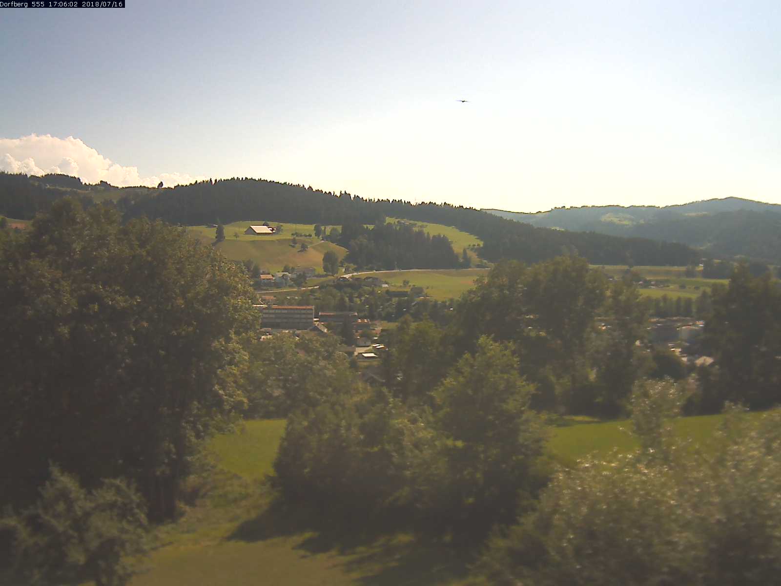 Webcam-Bild: Aussicht vom Dorfberg in Langnau 20180716-170601