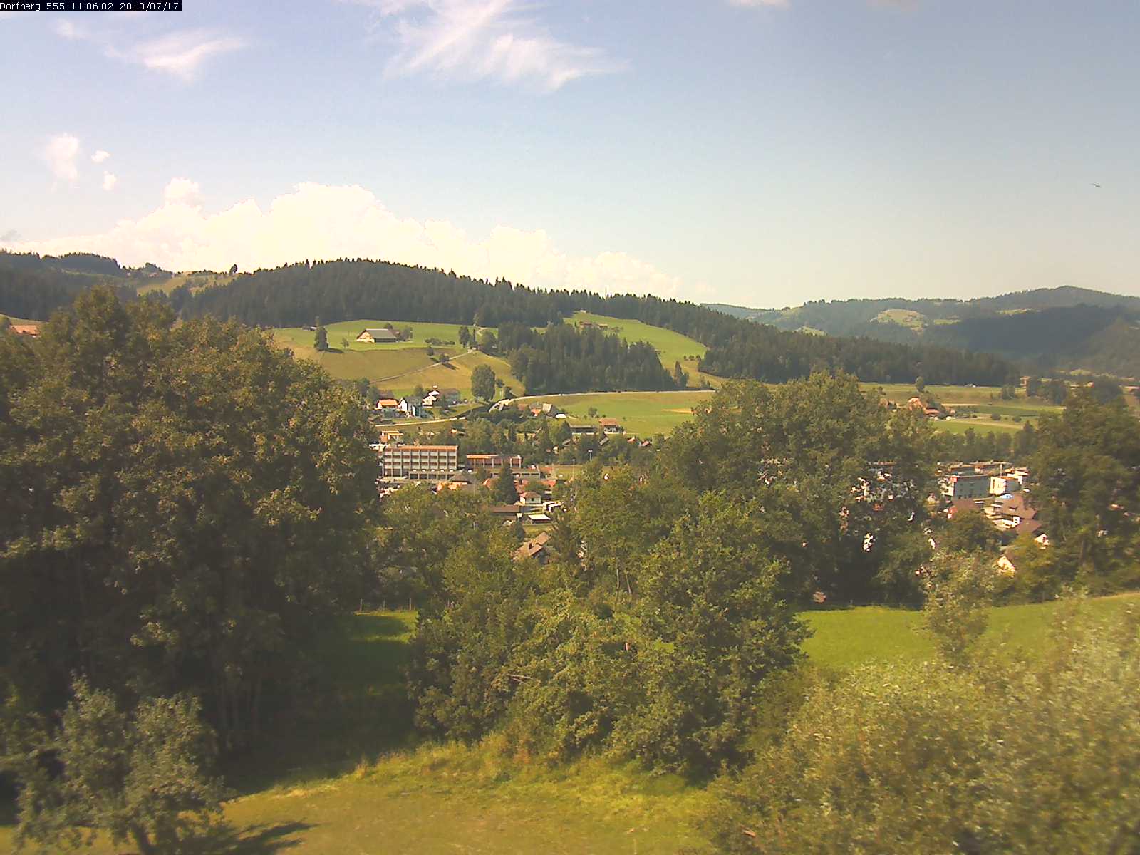 Webcam-Bild: Aussicht vom Dorfberg in Langnau 20180717-110601