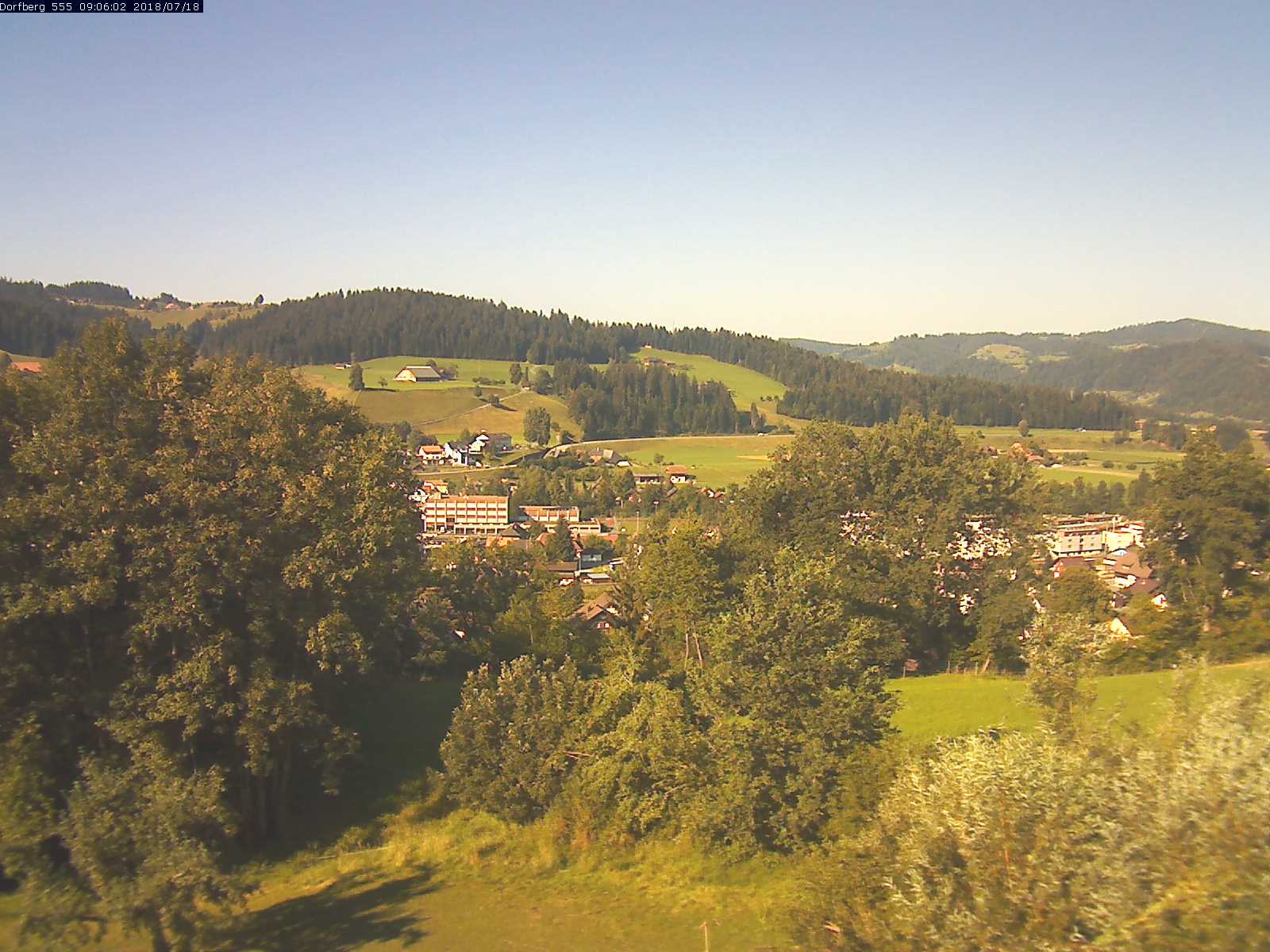 Webcam-Bild: Aussicht vom Dorfberg in Langnau 20180718-090601