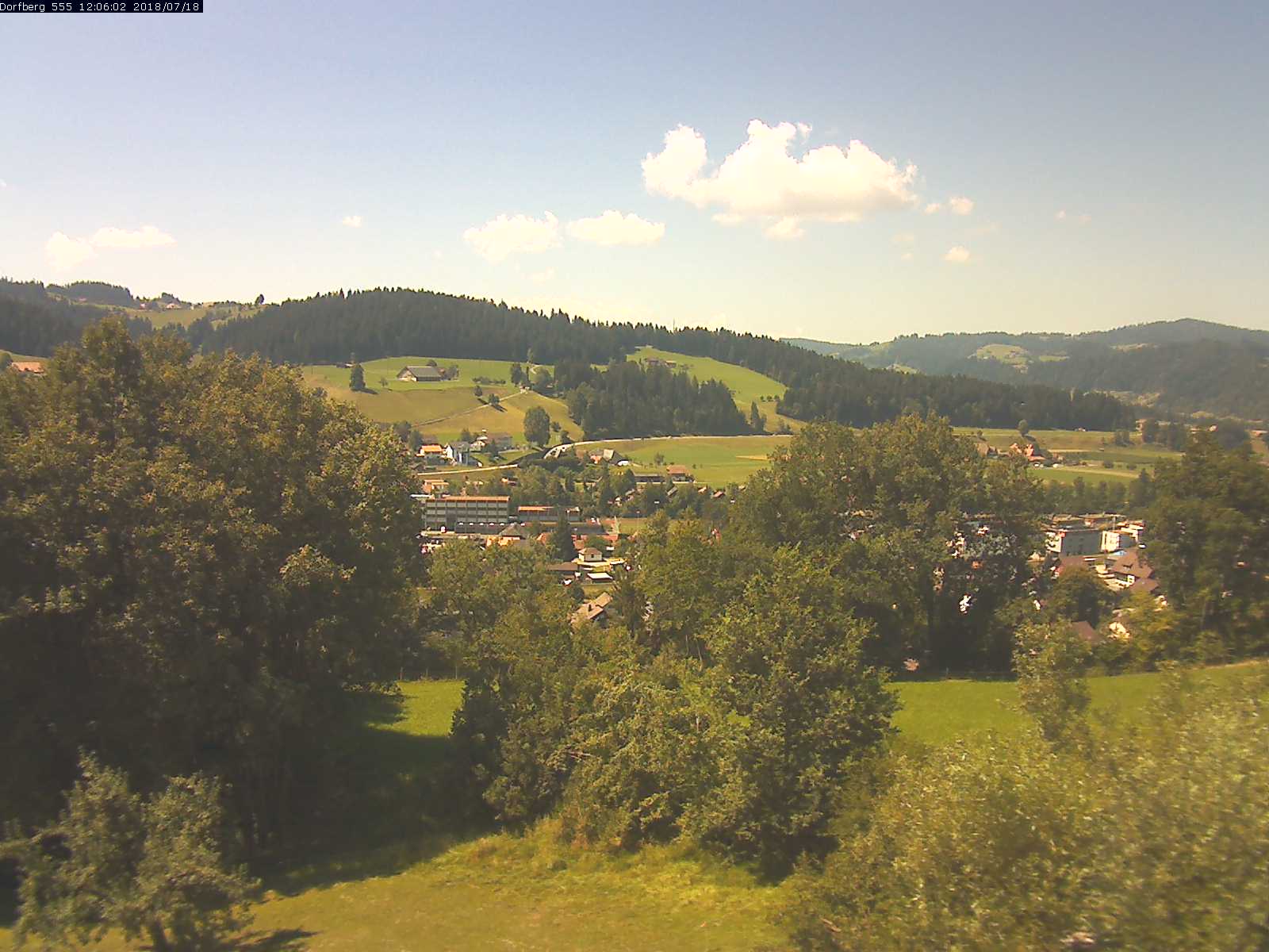 Webcam-Bild: Aussicht vom Dorfberg in Langnau 20180718-120601