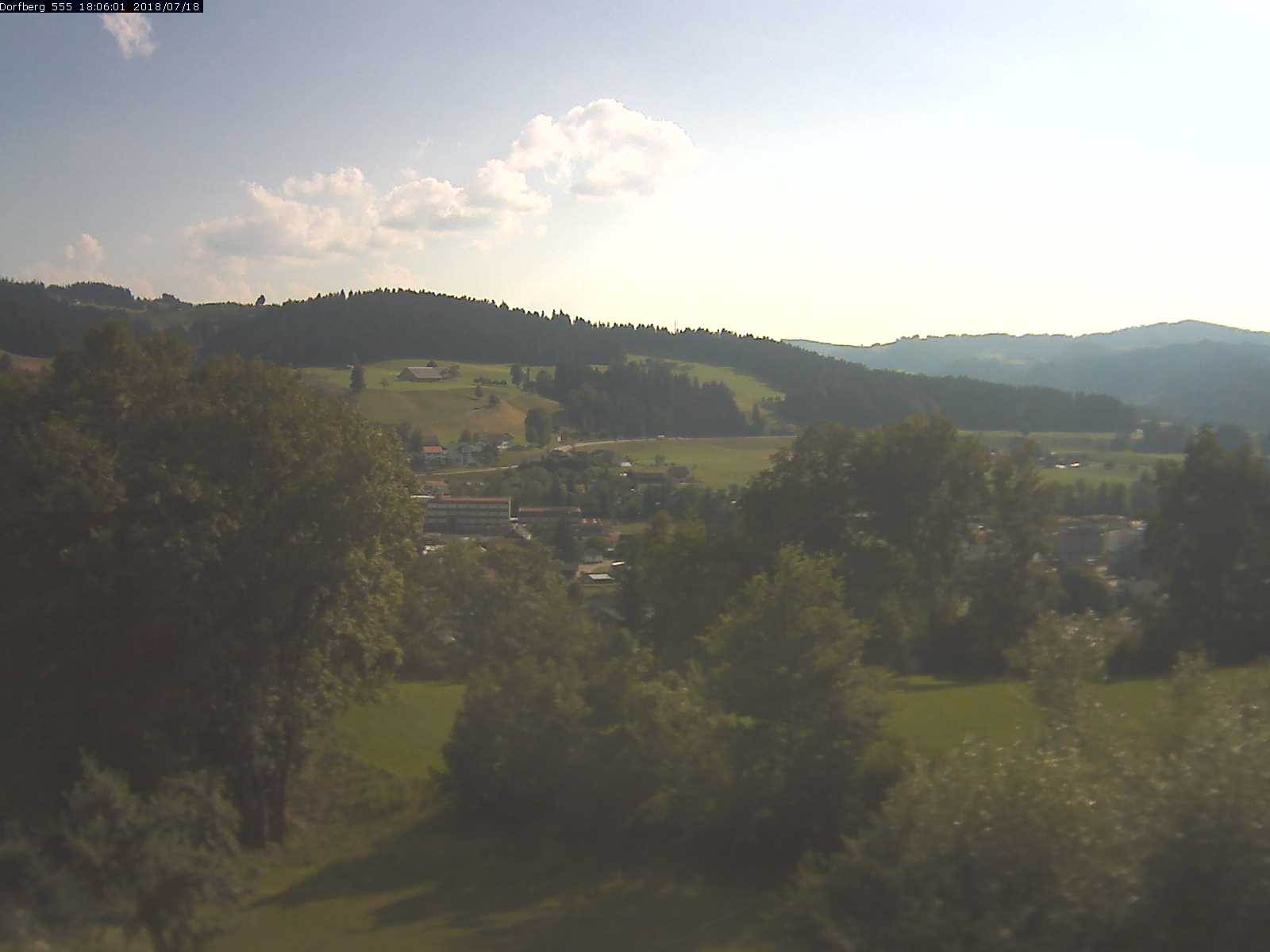 Webcam-Bild: Aussicht vom Dorfberg in Langnau 20180718-180601