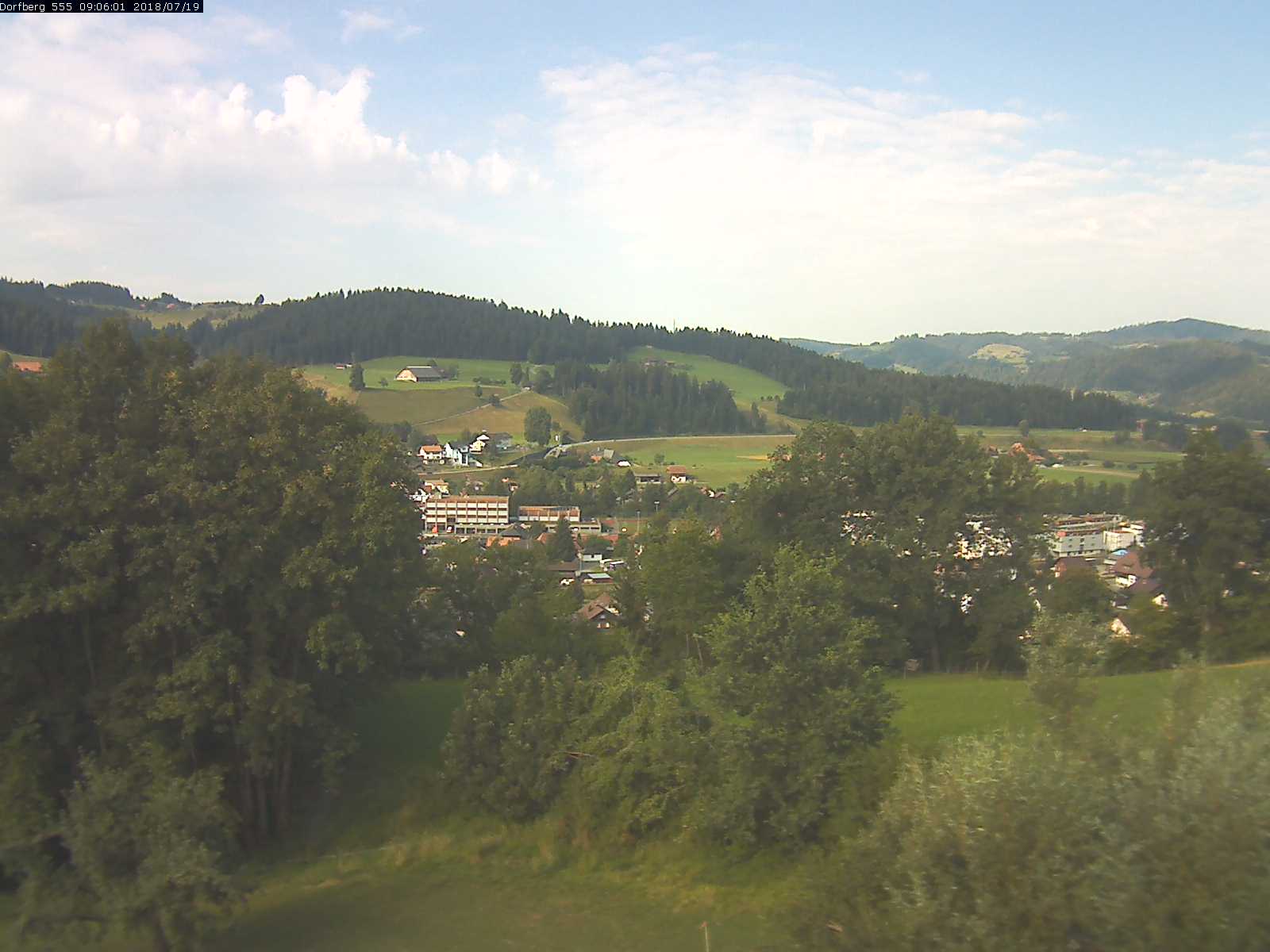 Webcam-Bild: Aussicht vom Dorfberg in Langnau 20180719-090601