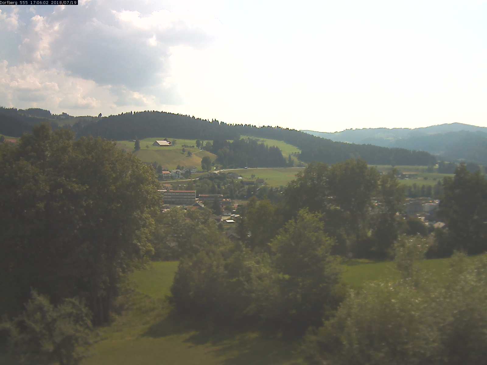 Webcam-Bild: Aussicht vom Dorfberg in Langnau 20180719-170601