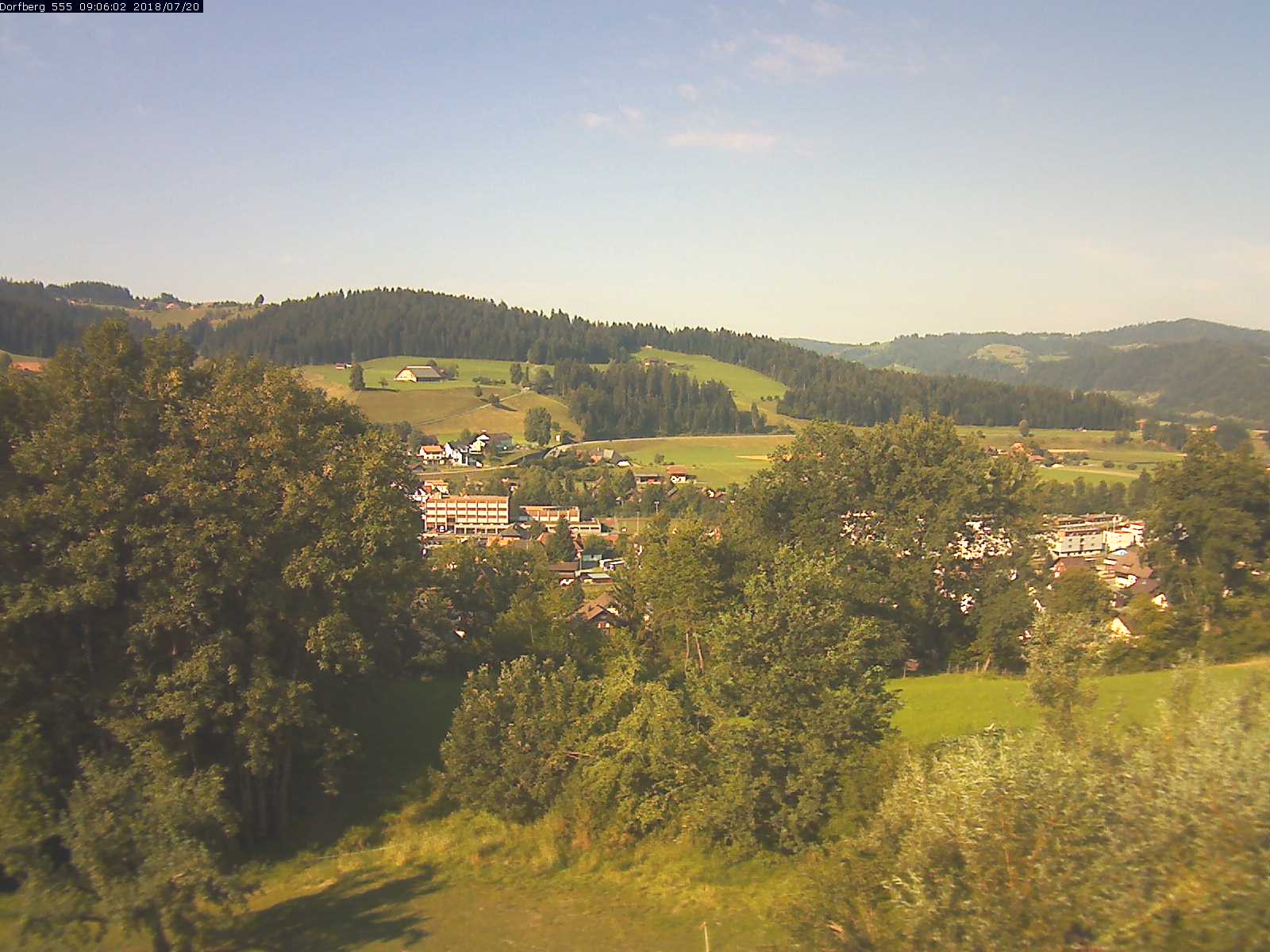 Webcam-Bild: Aussicht vom Dorfberg in Langnau 20180720-090601