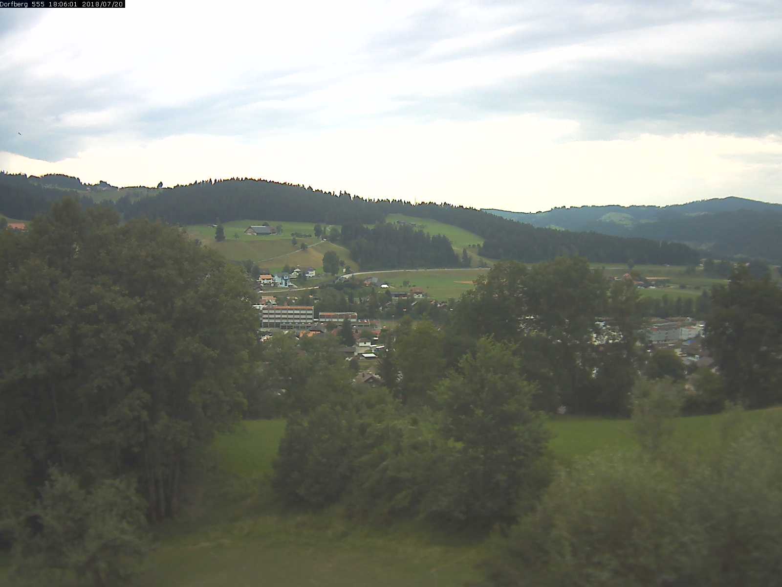 Webcam-Bild: Aussicht vom Dorfberg in Langnau 20180720-180601