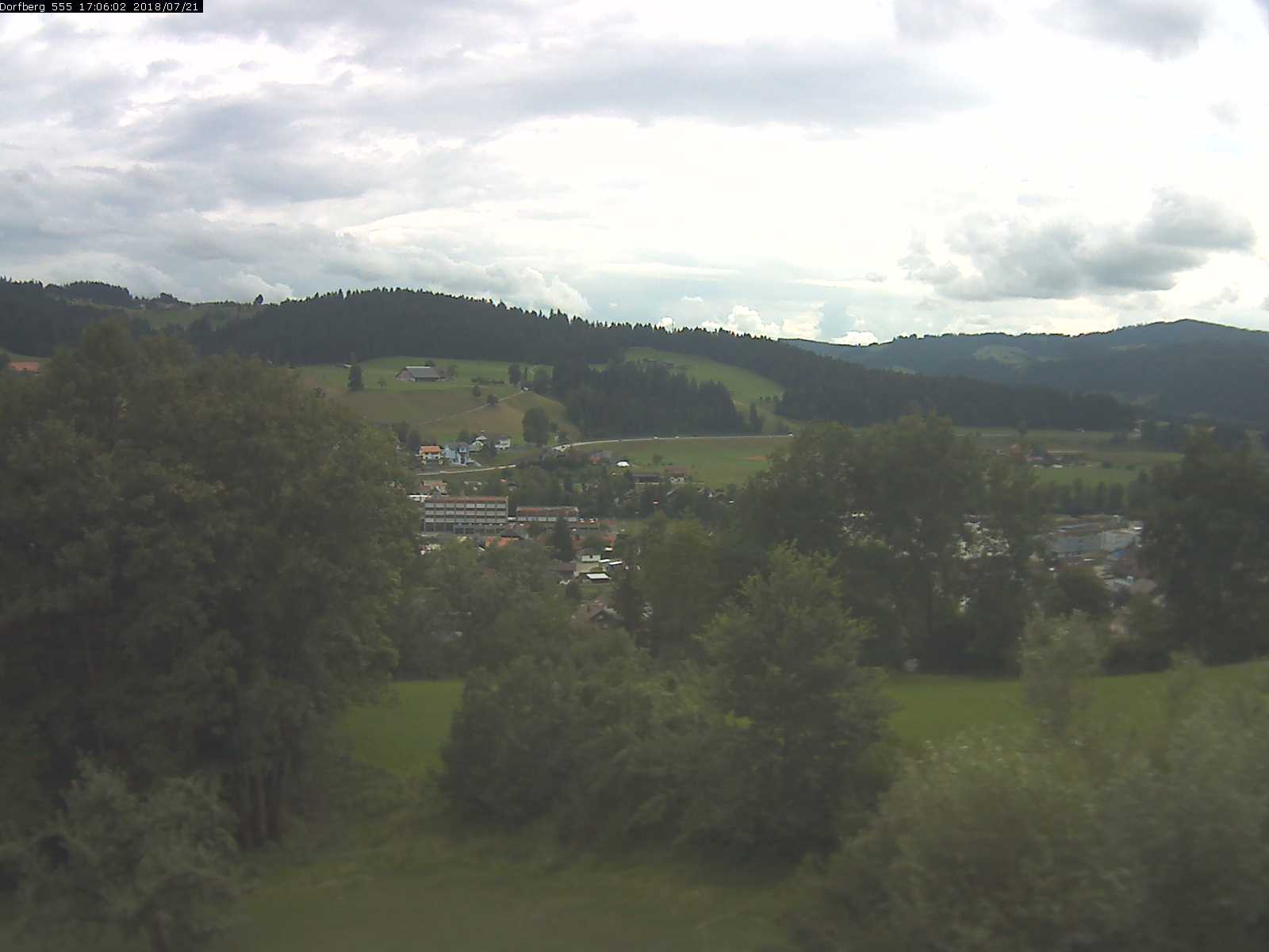 Webcam-Bild: Aussicht vom Dorfberg in Langnau 20180721-170601