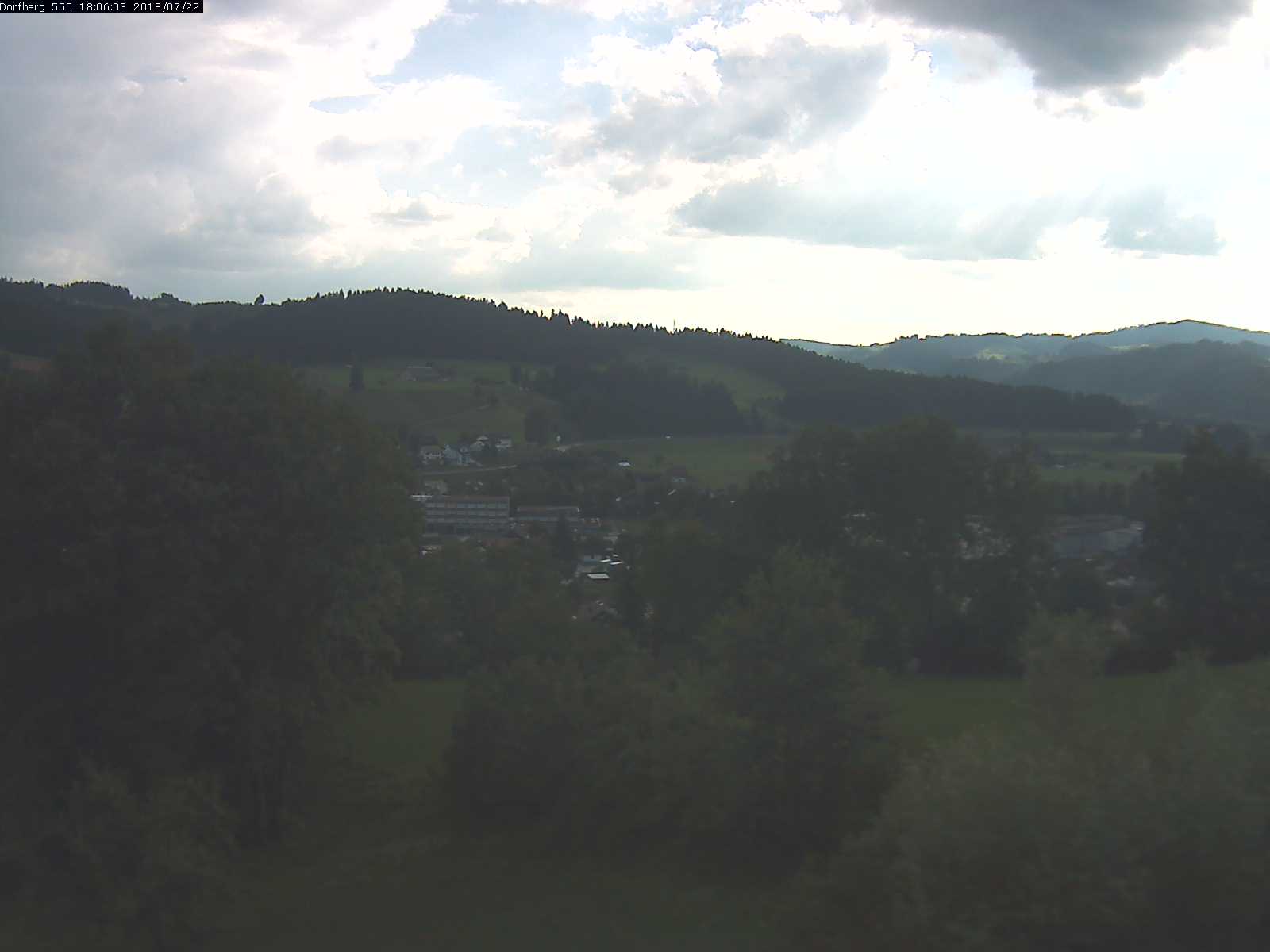 Webcam-Bild: Aussicht vom Dorfberg in Langnau 20180722-180601