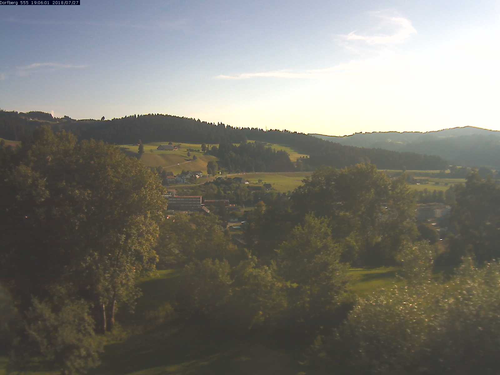 Webcam-Bild: Aussicht vom Dorfberg in Langnau 20180727-190601