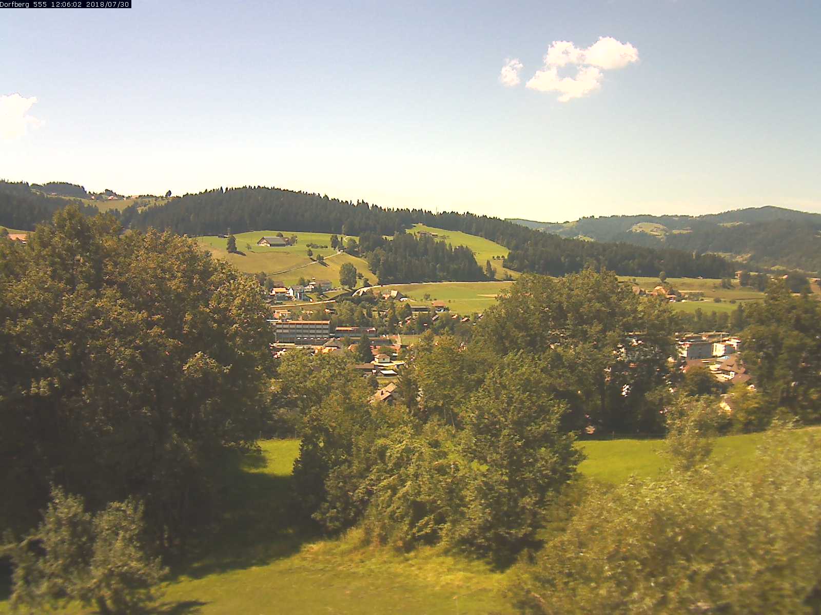 Webcam-Bild: Aussicht vom Dorfberg in Langnau 20180730-120601