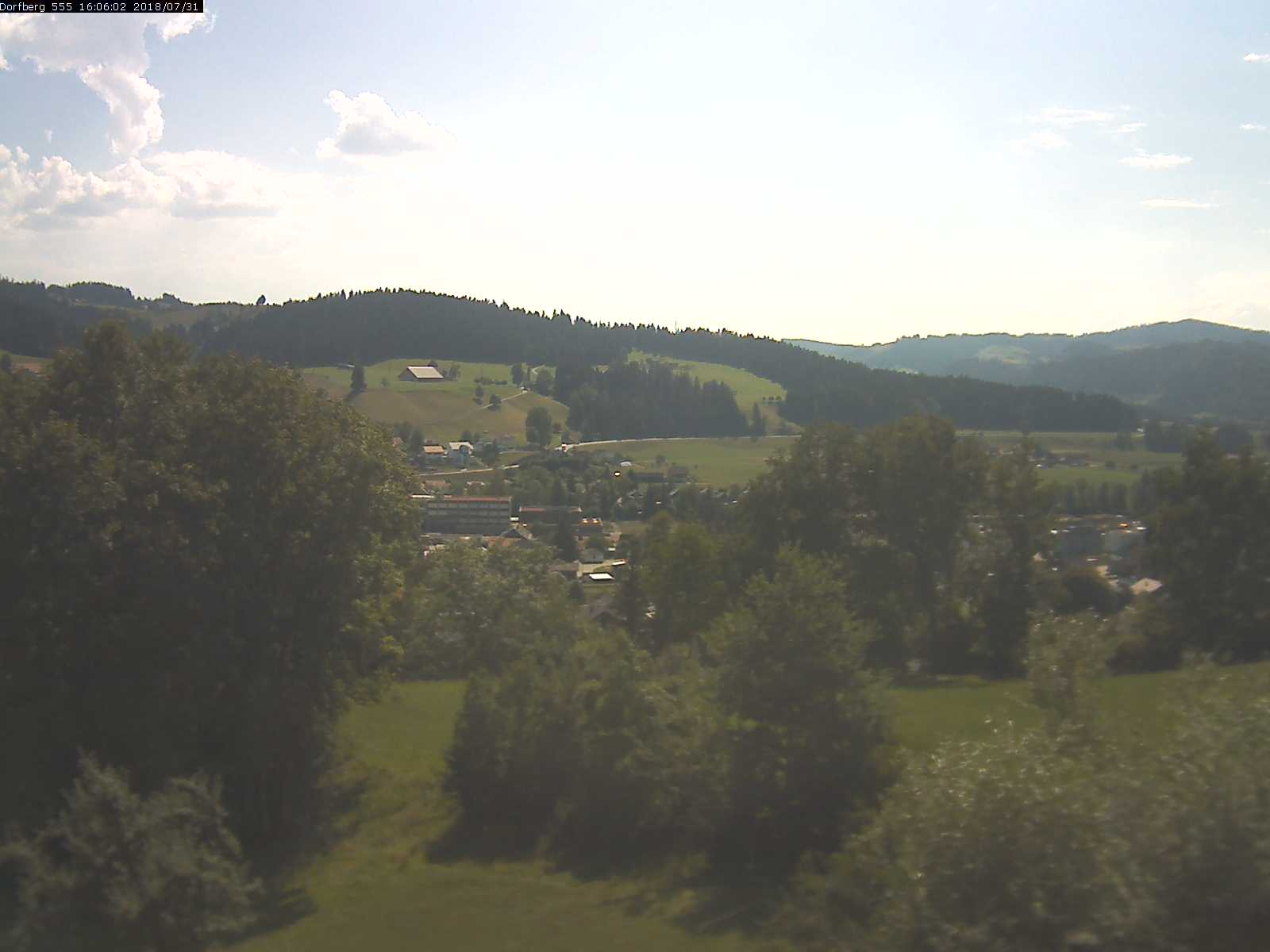 Webcam-Bild: Aussicht vom Dorfberg in Langnau 20180731-160601