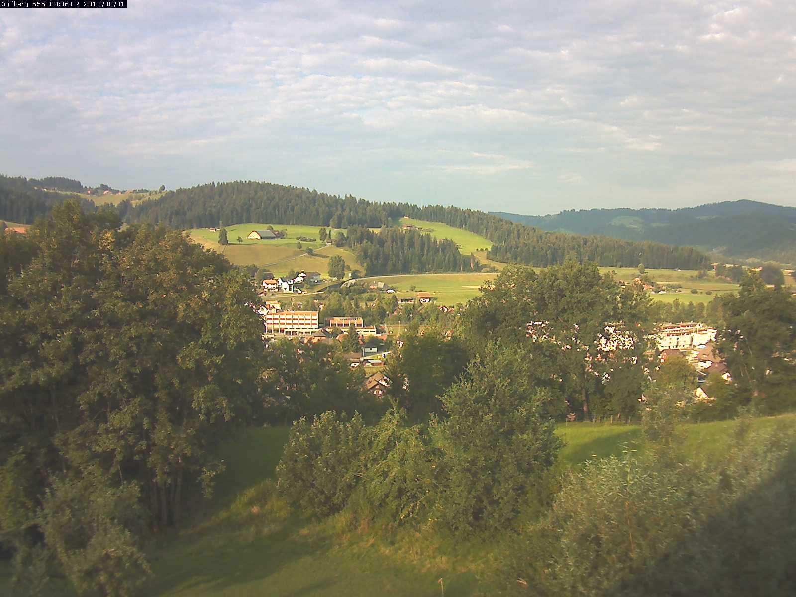 Webcam-Bild: Aussicht vom Dorfberg in Langnau 20180801-080601
