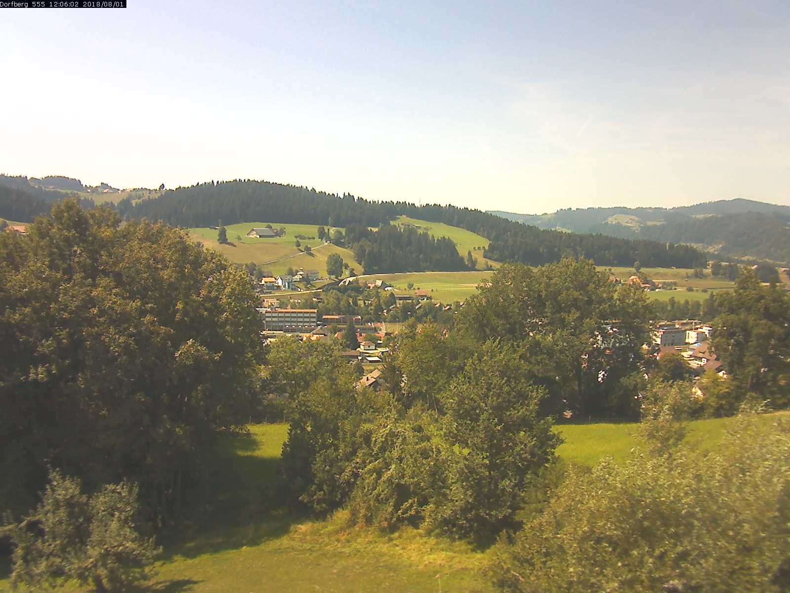 Webcam-Bild: Aussicht vom Dorfberg in Langnau 20180801-120601