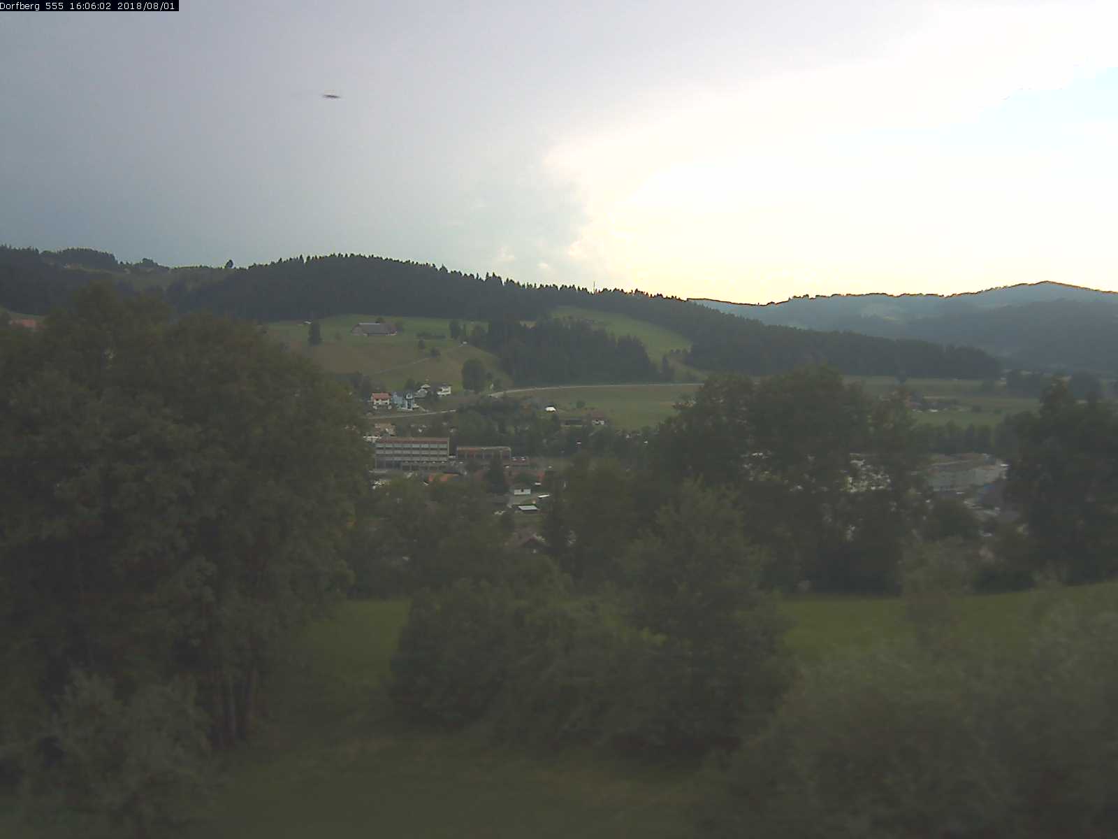 Webcam-Bild: Aussicht vom Dorfberg in Langnau 20180801-160601