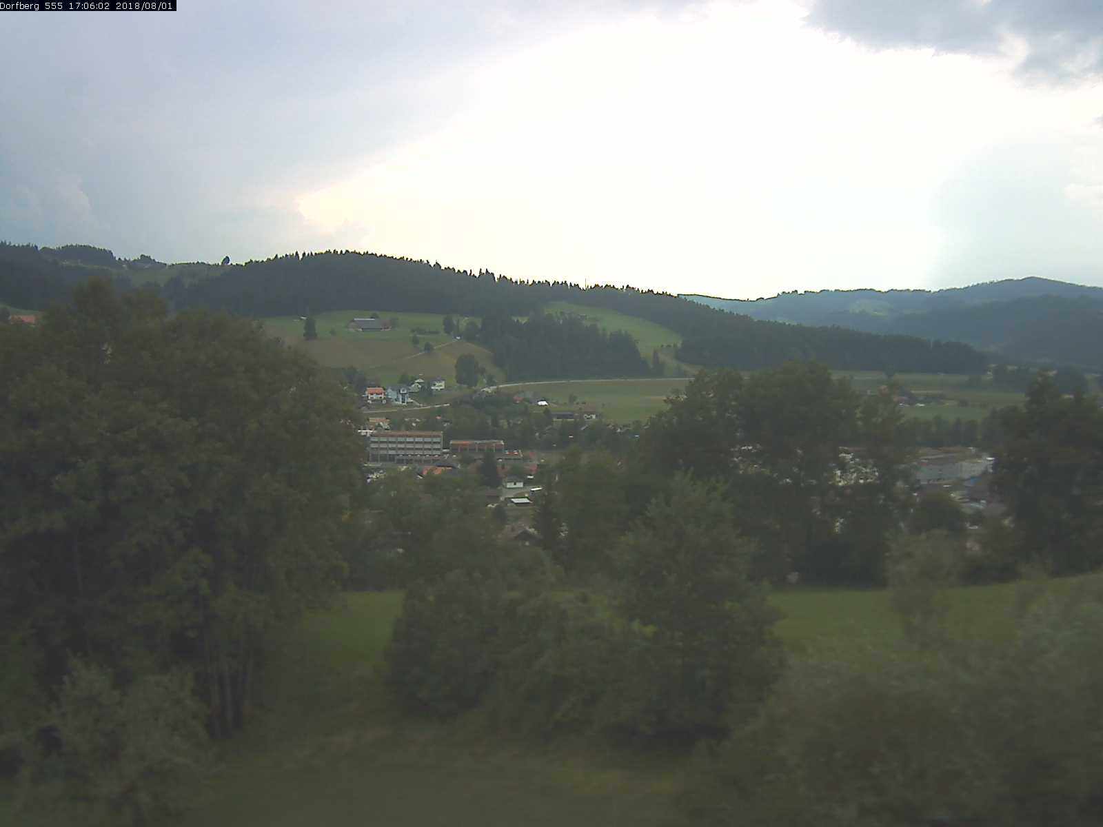 Webcam-Bild: Aussicht vom Dorfberg in Langnau 20180801-170601