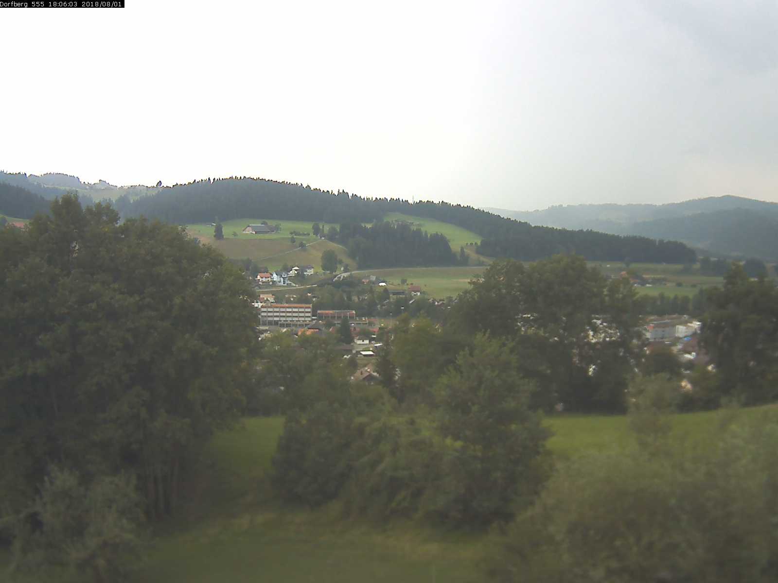 Webcam-Bild: Aussicht vom Dorfberg in Langnau 20180801-180601