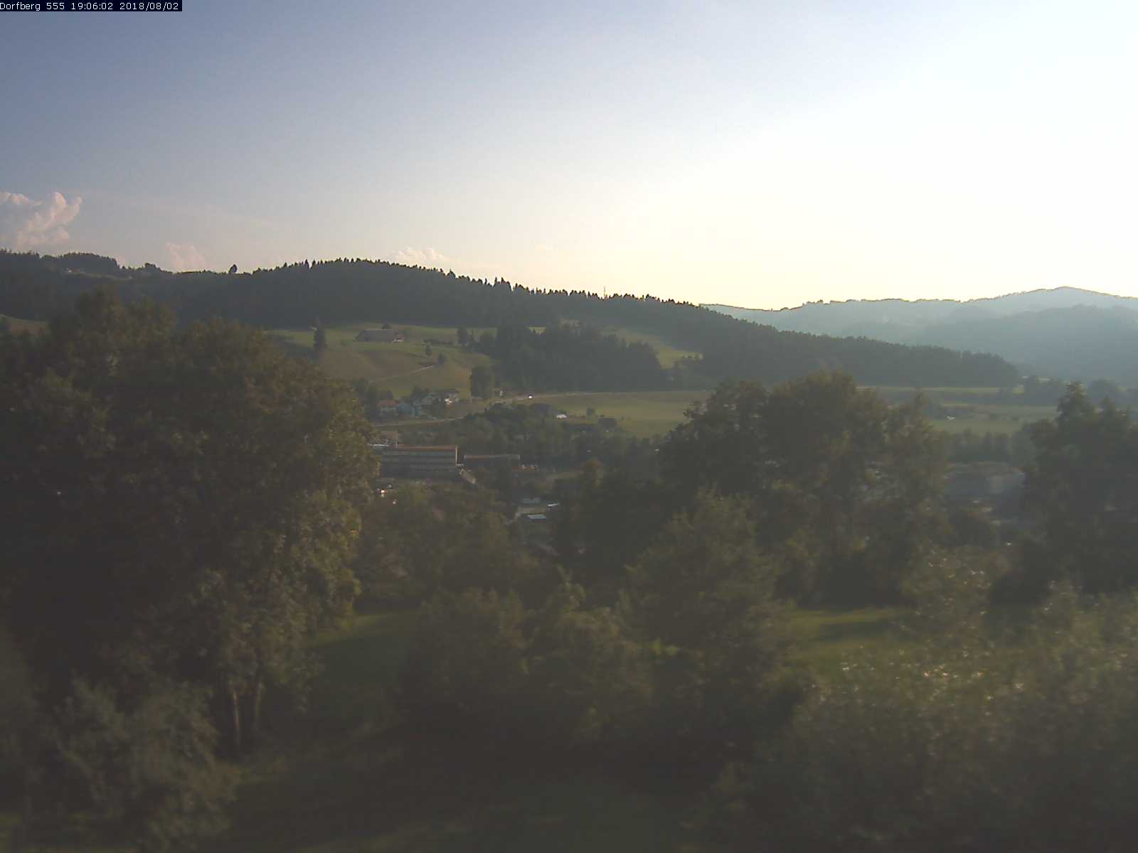Webcam-Bild: Aussicht vom Dorfberg in Langnau 20180802-190601