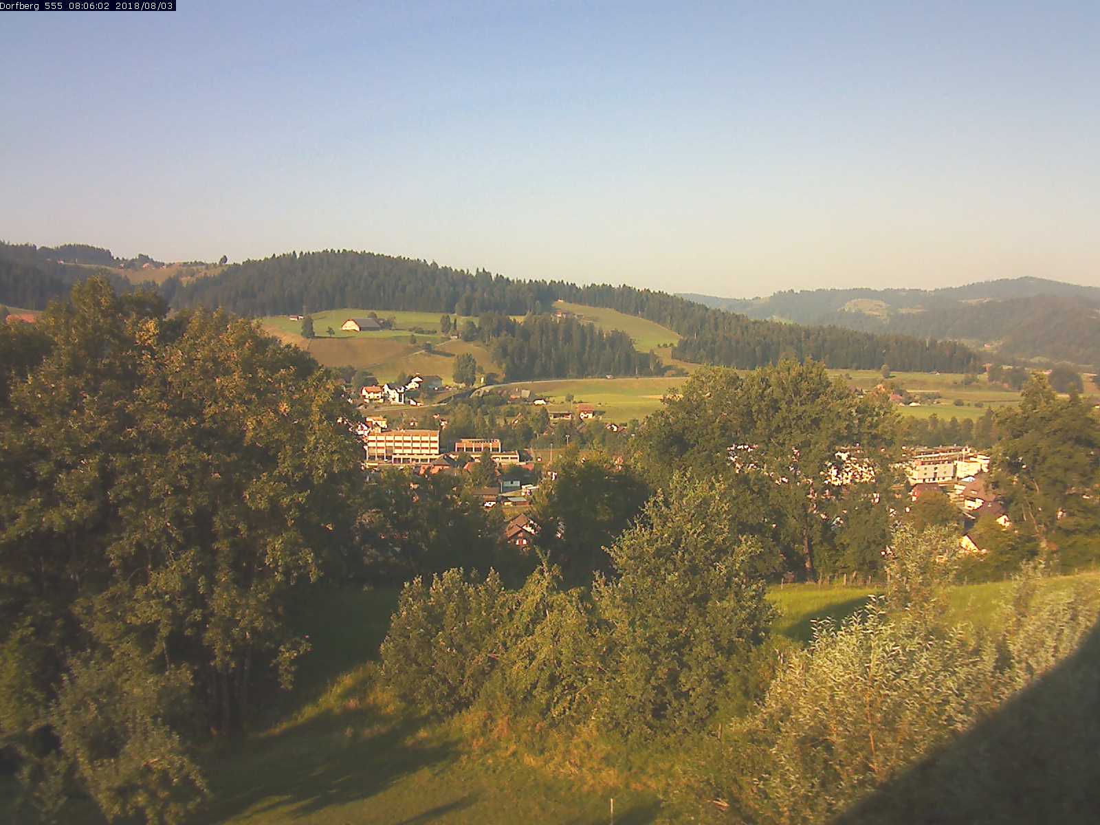 Webcam-Bild: Aussicht vom Dorfberg in Langnau 20180803-080601