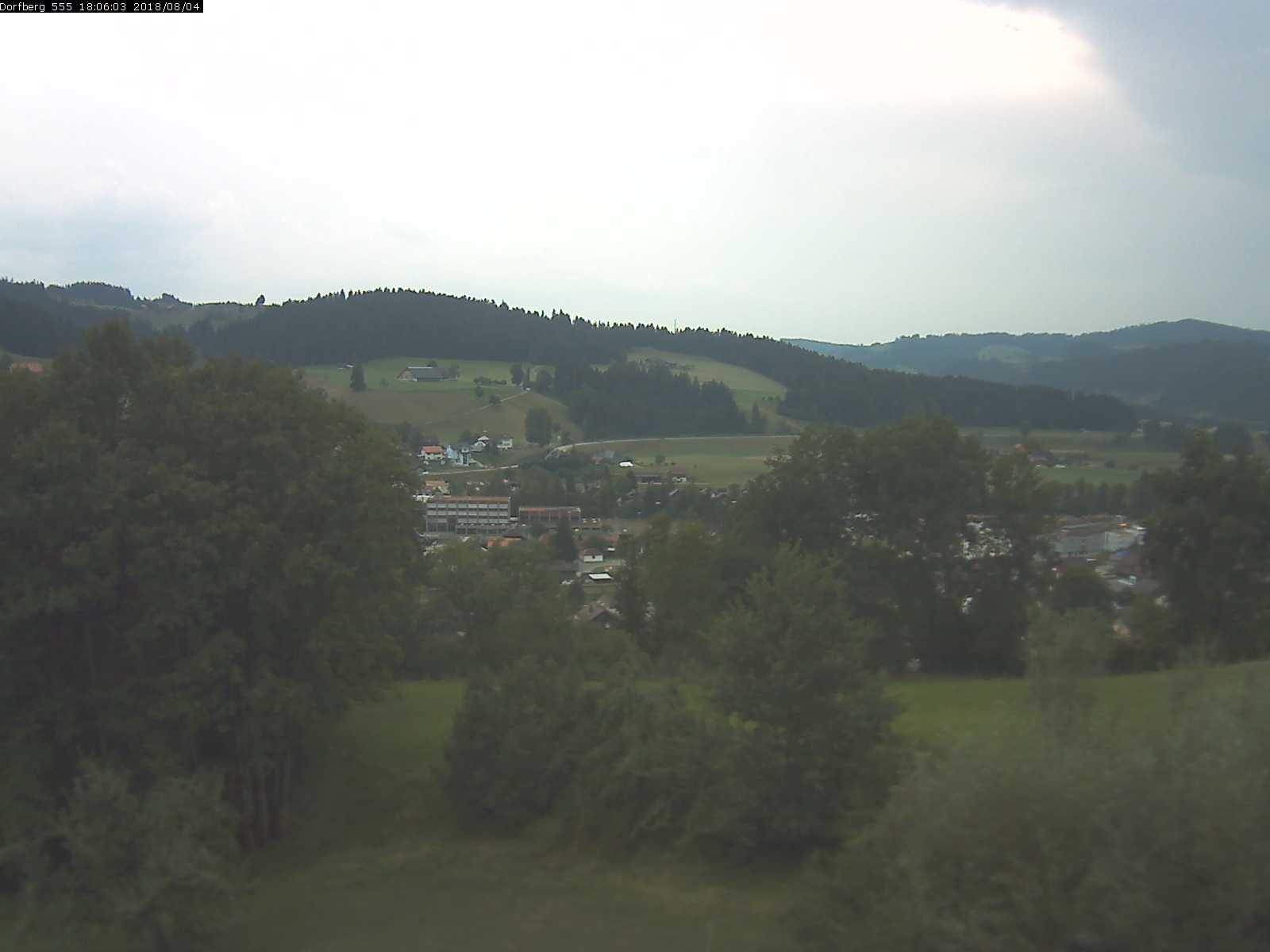 Webcam-Bild: Aussicht vom Dorfberg in Langnau 20180804-180601