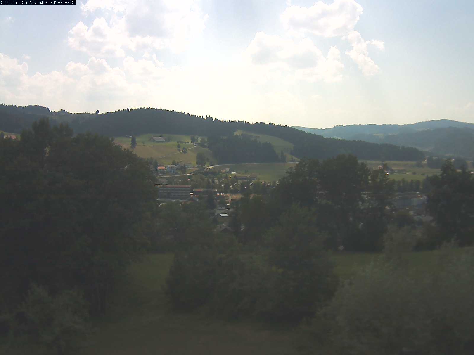 Webcam-Bild: Aussicht vom Dorfberg in Langnau 20180805-150601