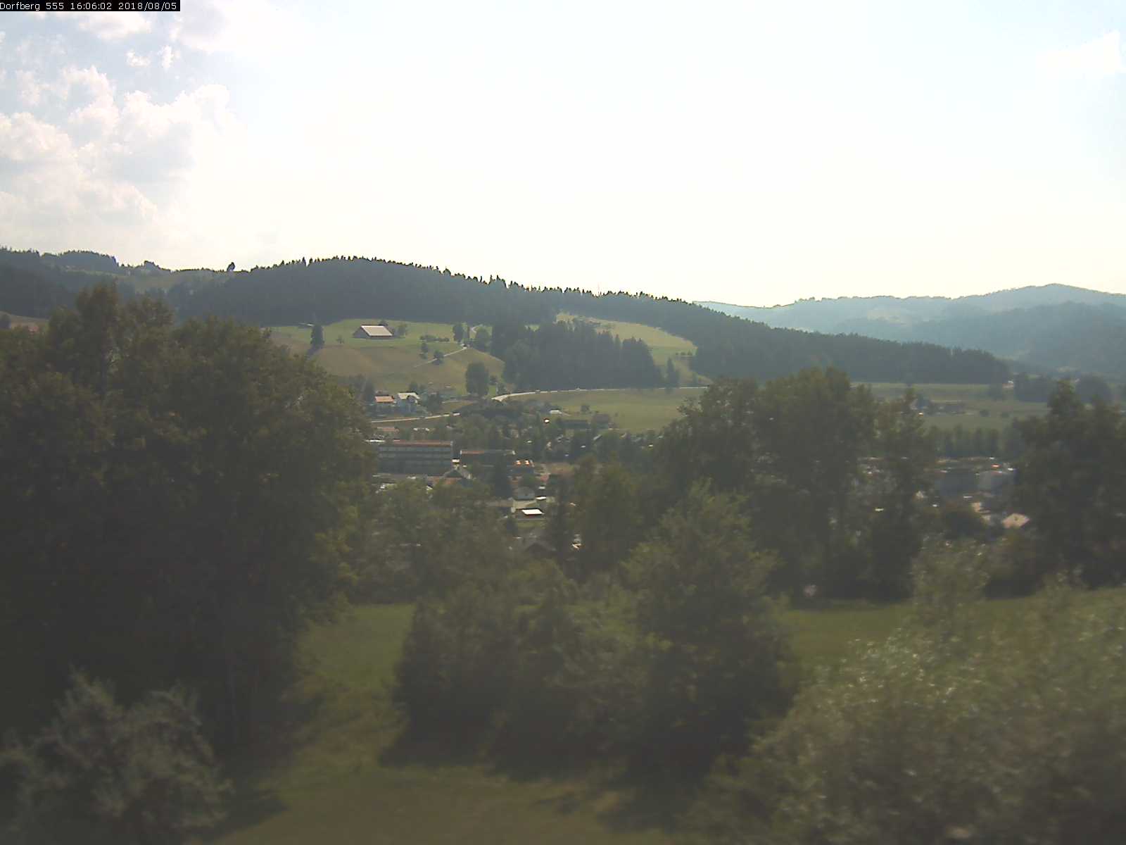 Webcam-Bild: Aussicht vom Dorfberg in Langnau 20180805-160601