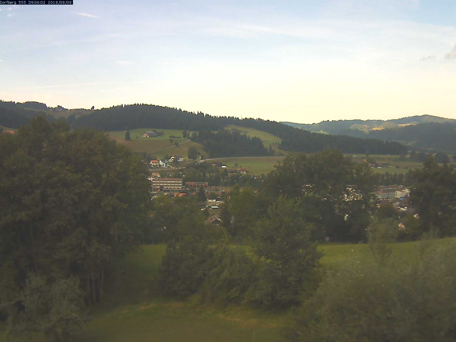 Webcam-Bild: Aussicht vom Dorfberg in Langnau 20180808-090601