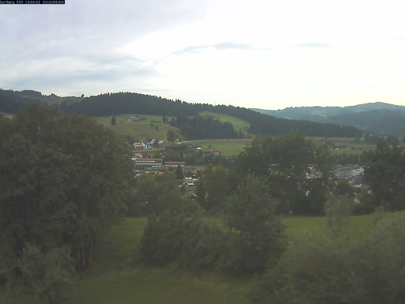 Webcam-Bild: Aussicht vom Dorfberg in Langnau 20180809-190601