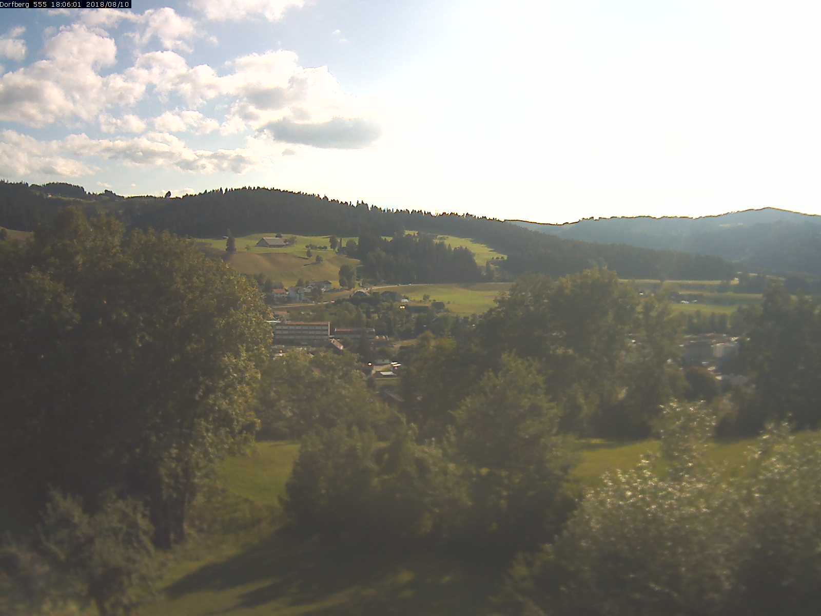 Webcam-Bild: Aussicht vom Dorfberg in Langnau 20180810-180601