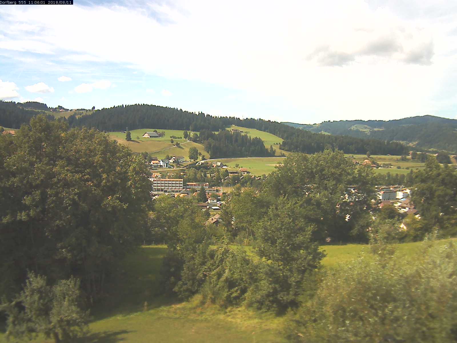 Webcam-Bild: Aussicht vom Dorfberg in Langnau 20180811-110601