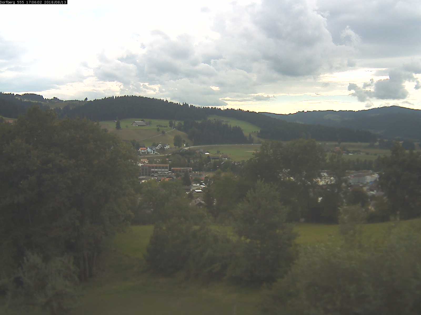 Webcam-Bild: Aussicht vom Dorfberg in Langnau 20180813-170602