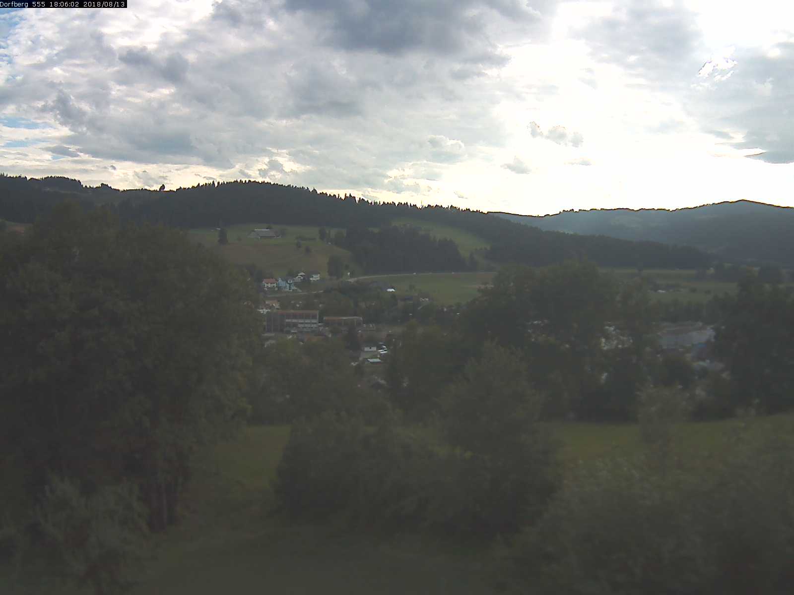 Webcam-Bild: Aussicht vom Dorfberg in Langnau 20180813-180601