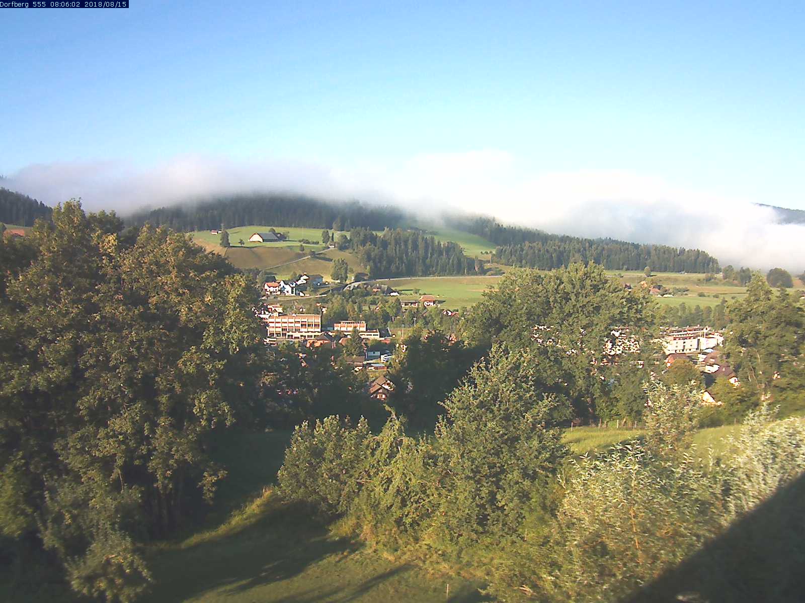Webcam-Bild: Aussicht vom Dorfberg in Langnau 20180815-080601